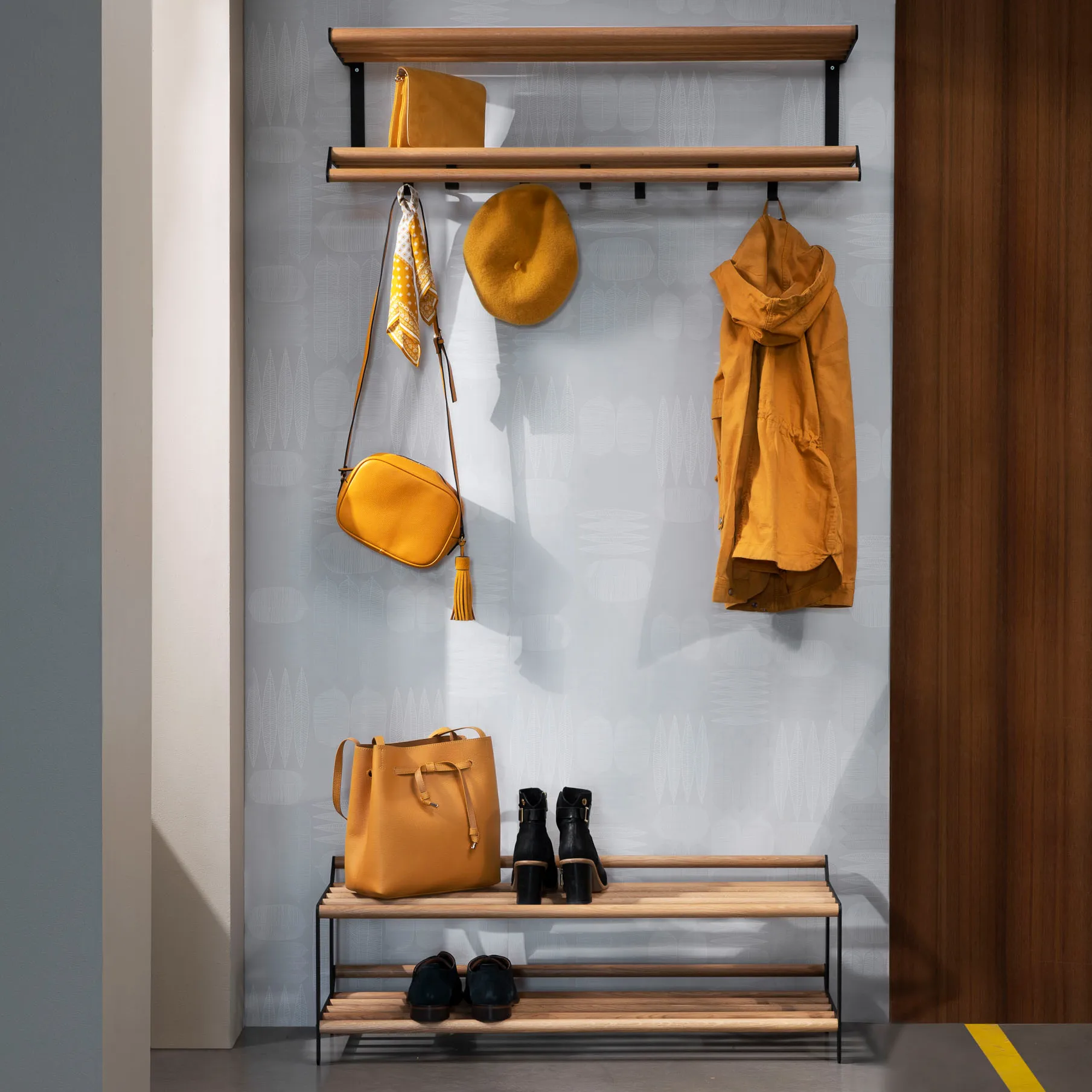 Tamburin シューシェルフ 60 cm, oak-black Essem Design | エッセムデザイン