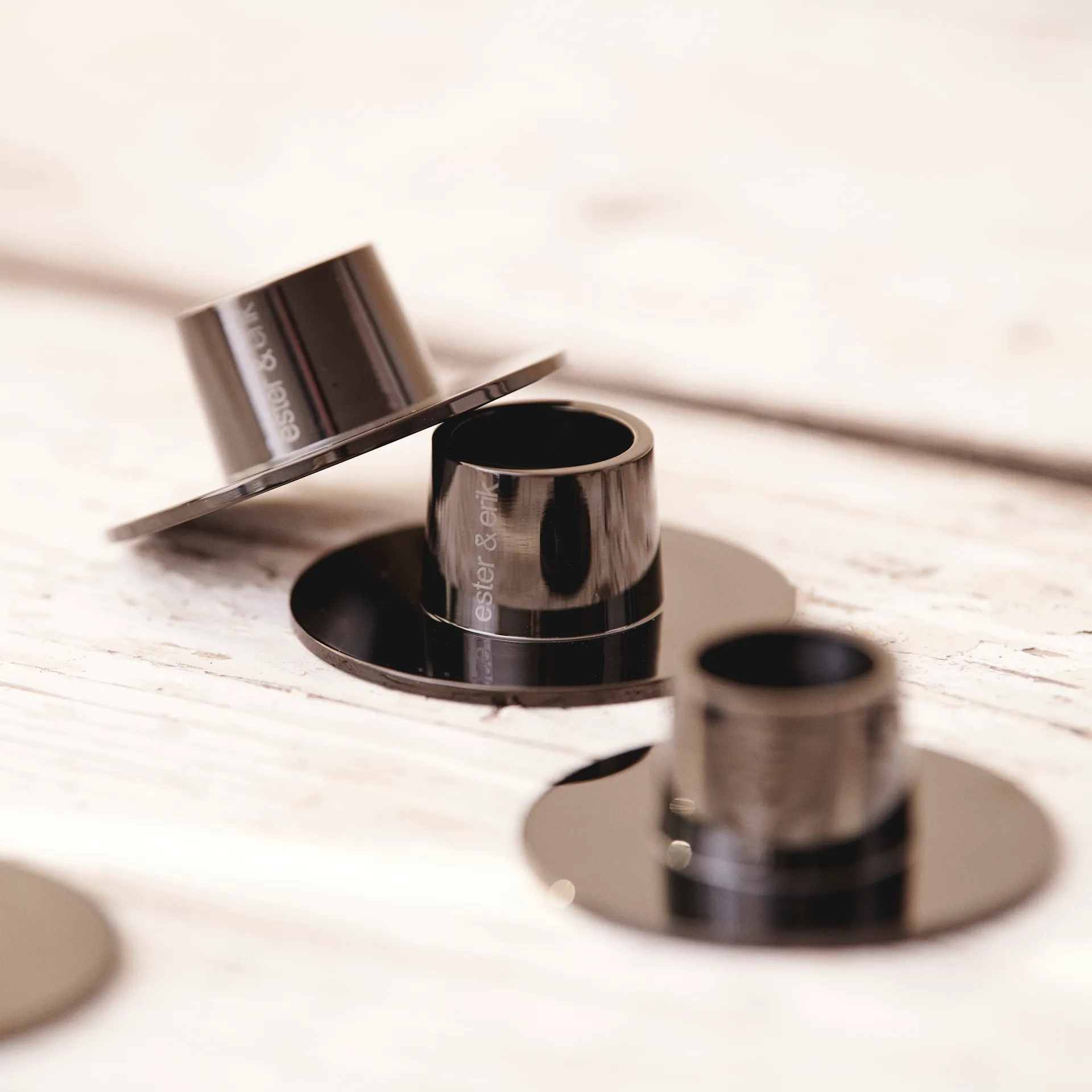 ester and erik キャンドルスティック smooth 2パック, black ester & erik | エスター & エリック