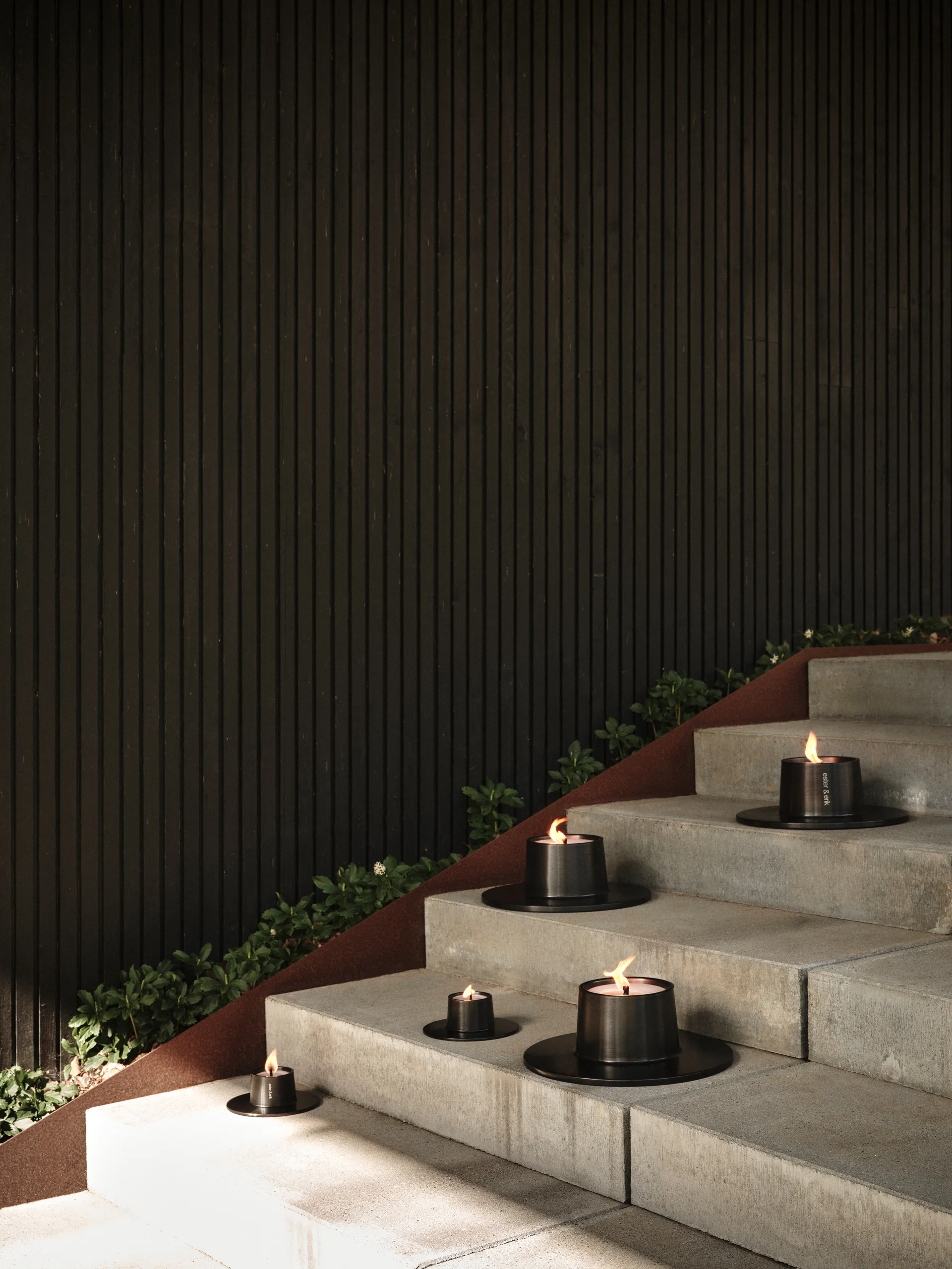 ester & erik アウトドア キャンドルホルダー small Ø16 cm, Black ester & erik | エスター & エリック