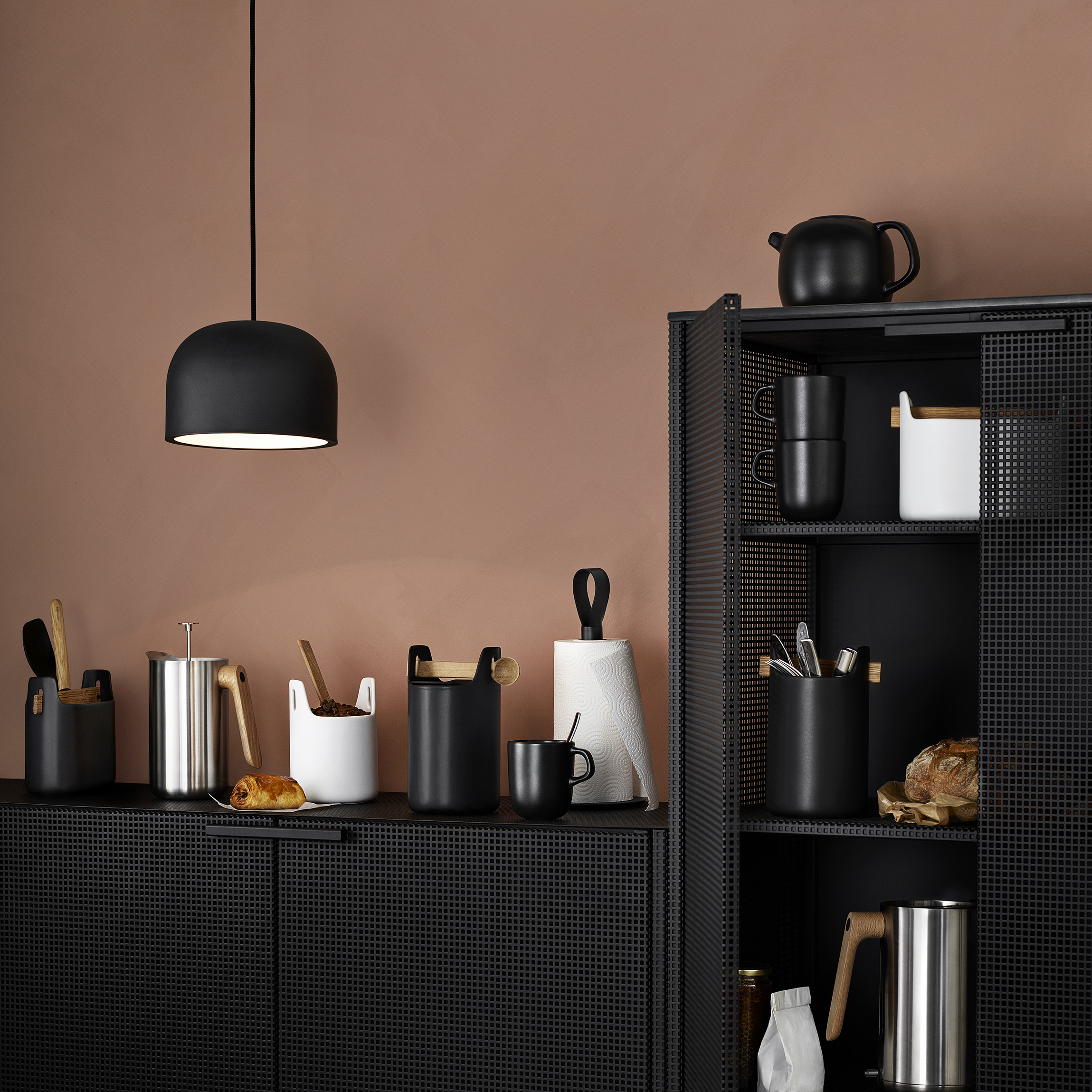 aLORs paris EVA / black M