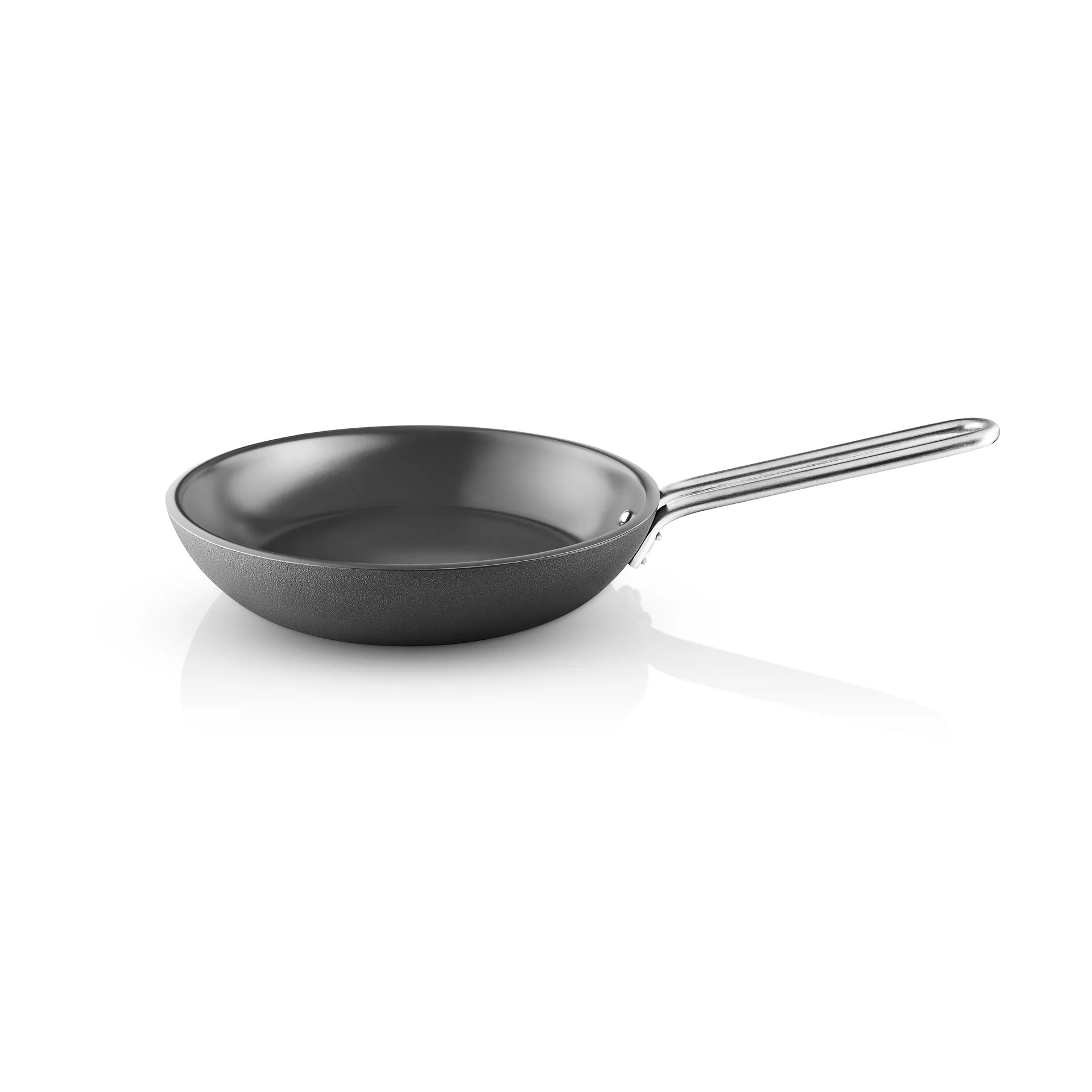 Professional Laser Titanium Slip-Let フライパン, Black, Ø24 cm Eva Solo | エバソロ