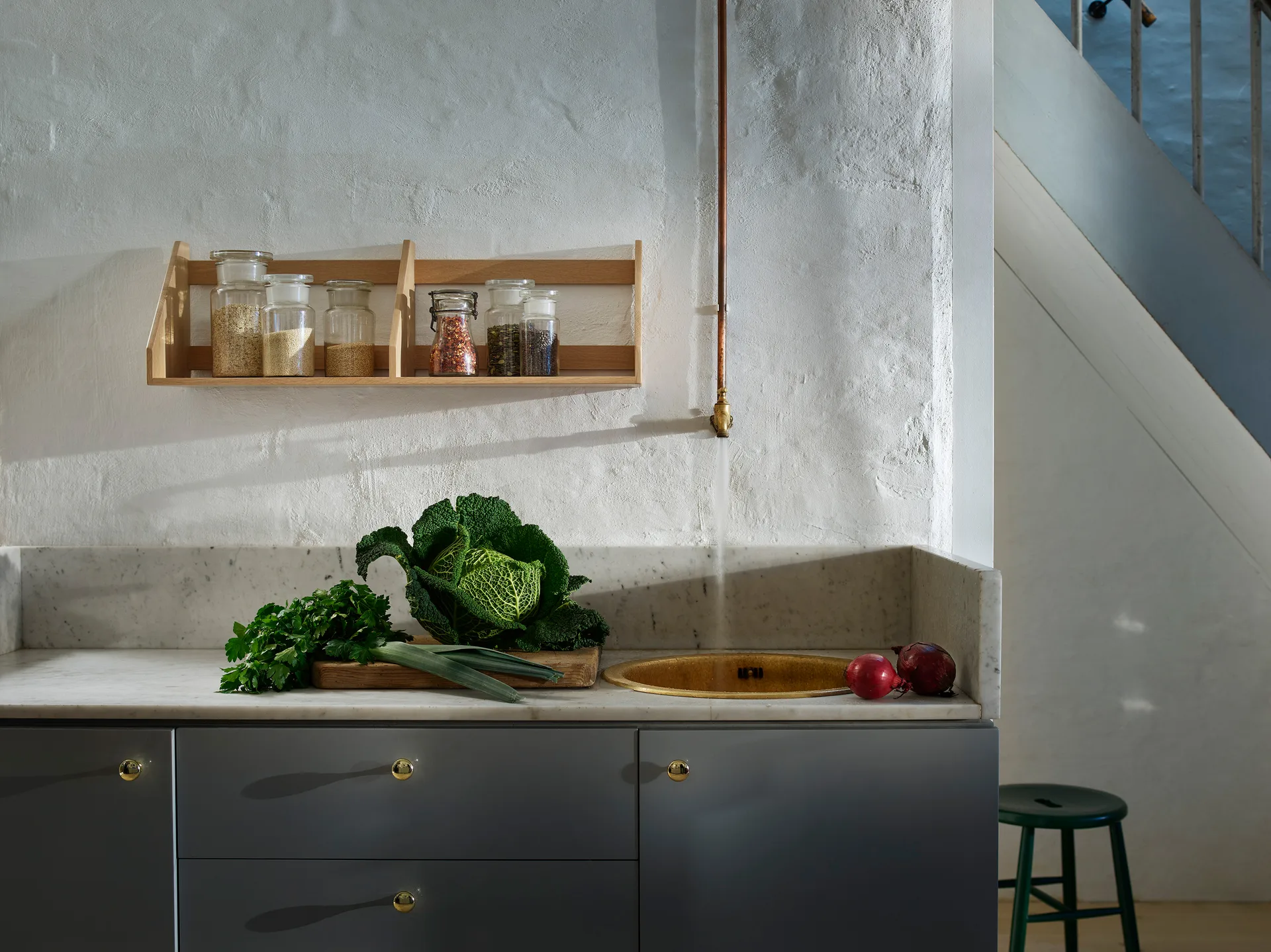 B5 シェルフ gloss 5 80x21 cm, Oak nature lacquered FDB Møbler