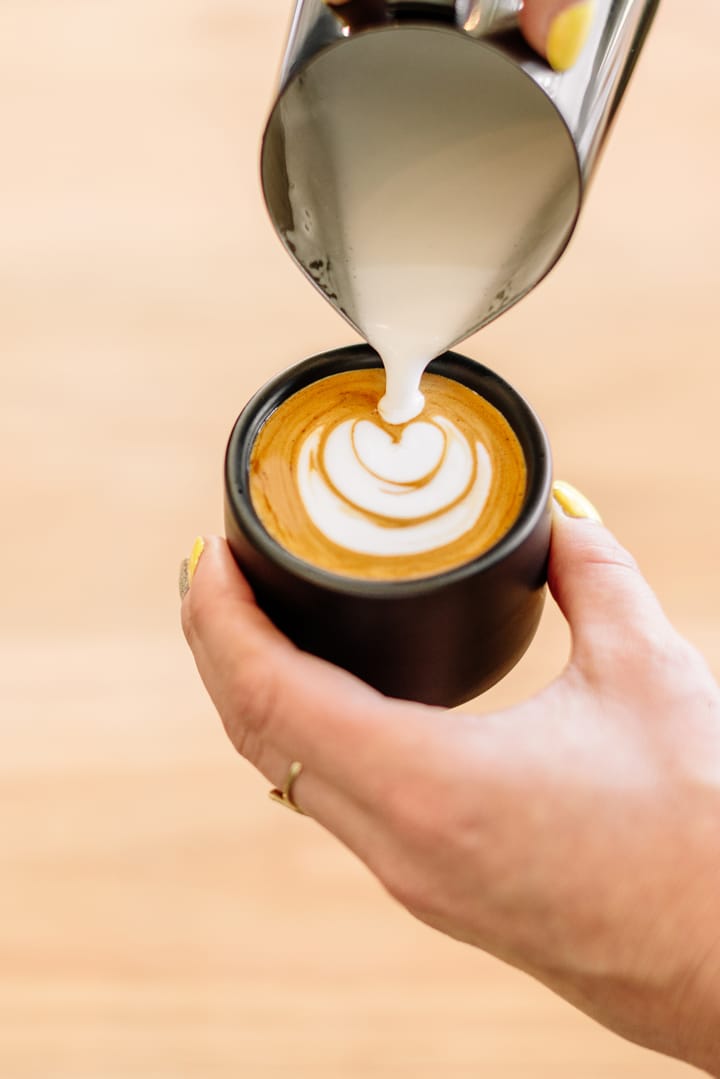 Monty Milk Arts カプチーノマグ 19.2 cl, Matte black Fellow | フェロー