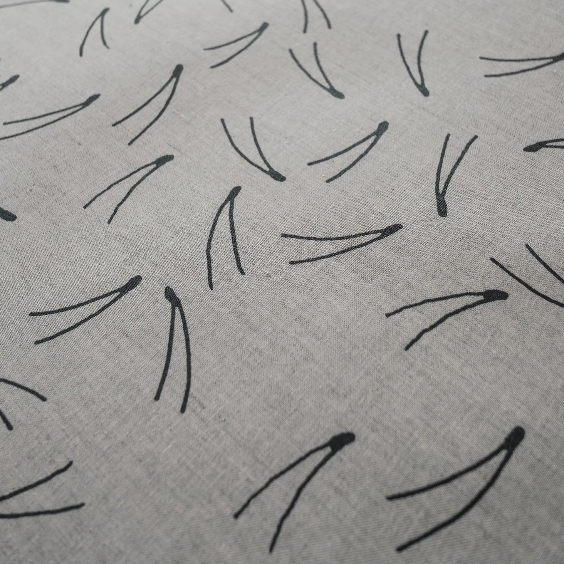 Barr テーブルクロス 137x238 cm, Black-nature Fine Little Day | ファインリトルデイ