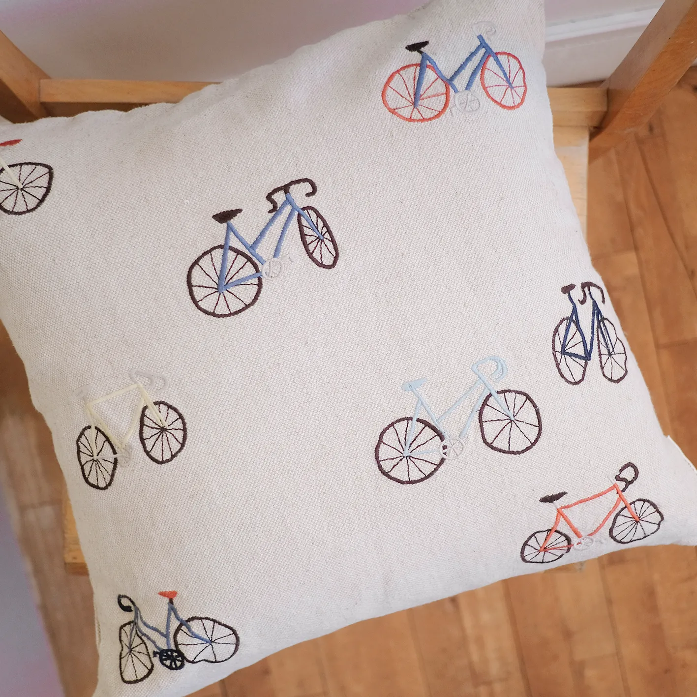 Bicycles クッションカバー 48x48 cm, beige Fine Little Day | ファインリトルデイ