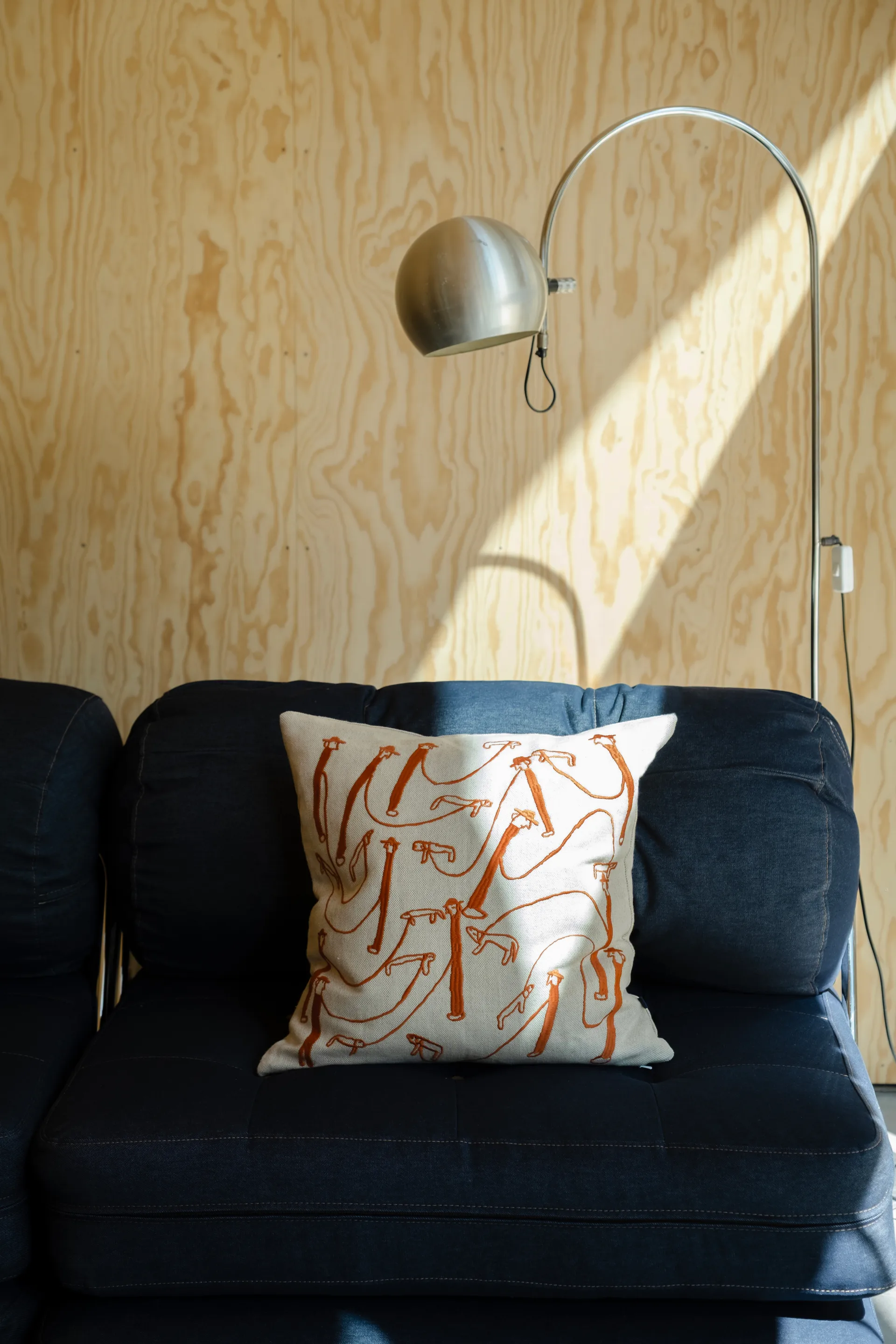 Dog walk クッションカバー 48x48 cm, Natural-orange Fine Little Day | ファインリトルデイ