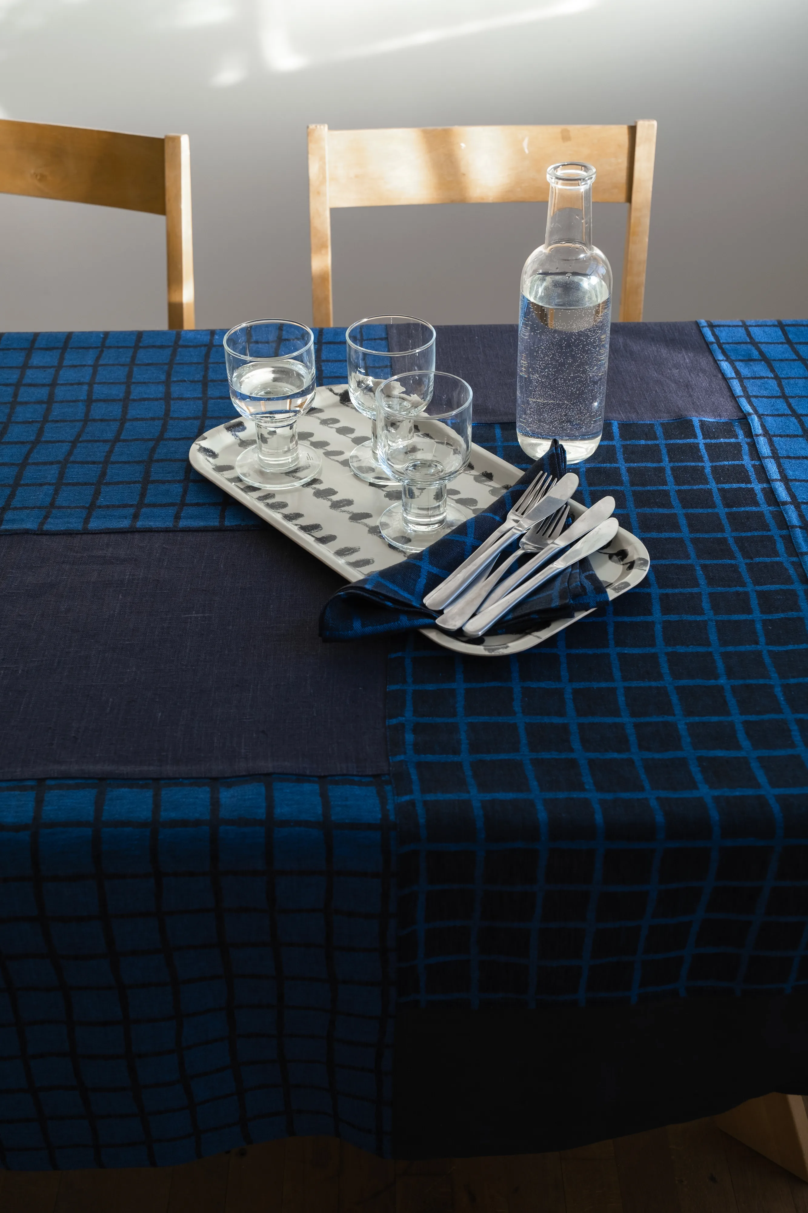 Fine Little Day | ファインリトルデイ からのDot トレイ 22x43 cm