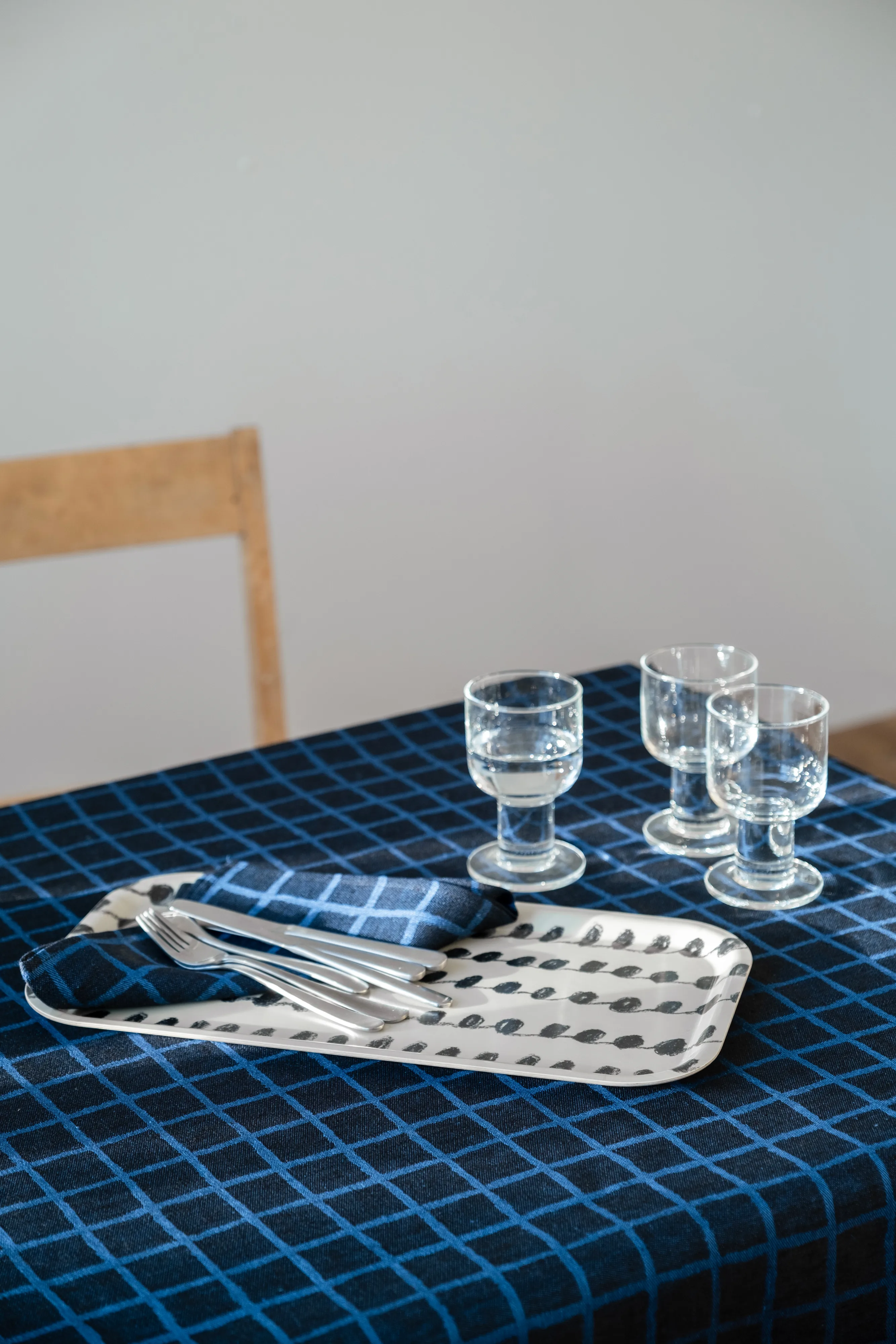 Fine Little Day | ファインリトルデイ からのDot トレイ 22x43 cm