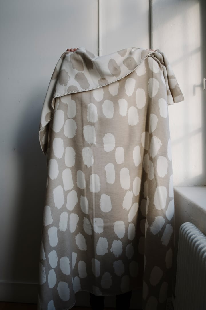 Dots スロー 140x180 cm - Beige - Fine Little Day | ファインリトルデイ