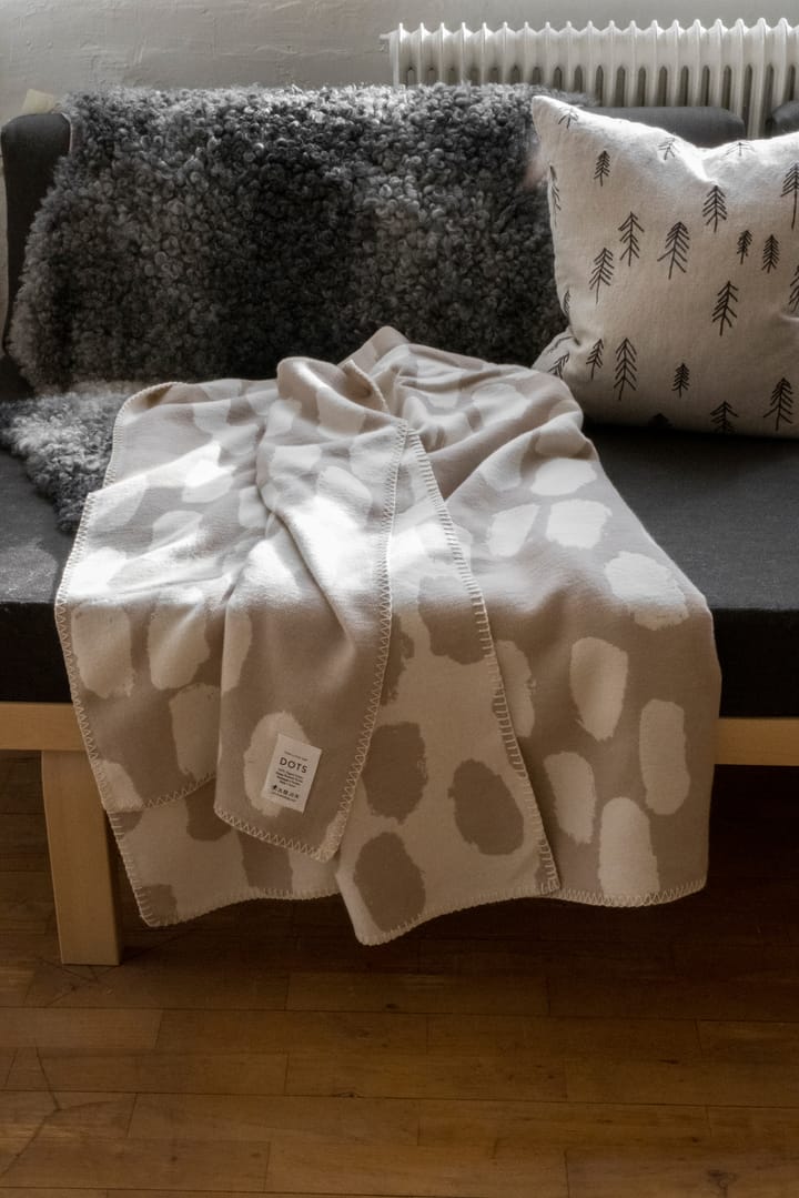 Dots スロー 140x180 cm - Beige - Fine Little Day | ファインリトルデイ