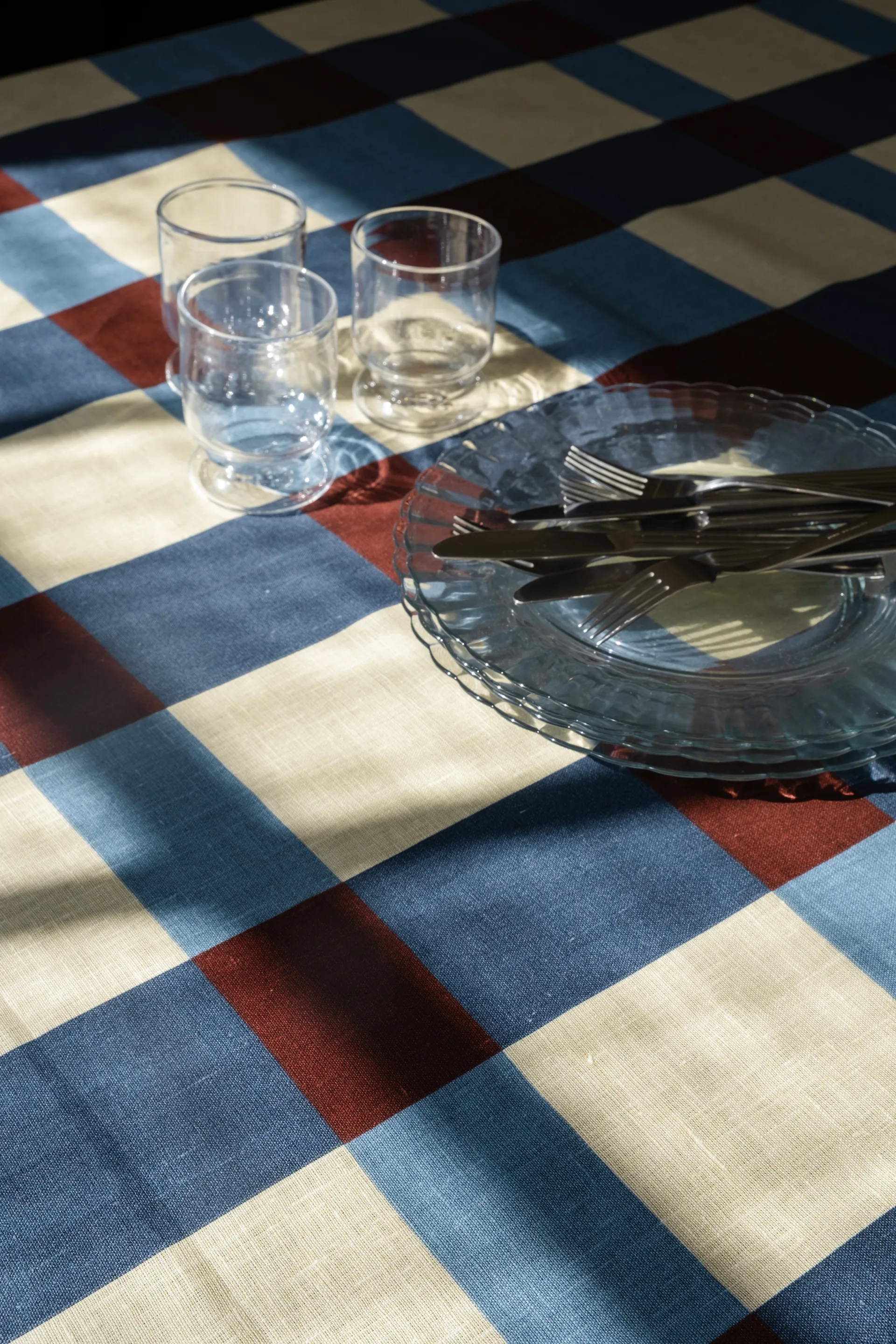 Fält テーブルクロス 149x250 cm, Plum Fine Little Day | ファインリトルデイ