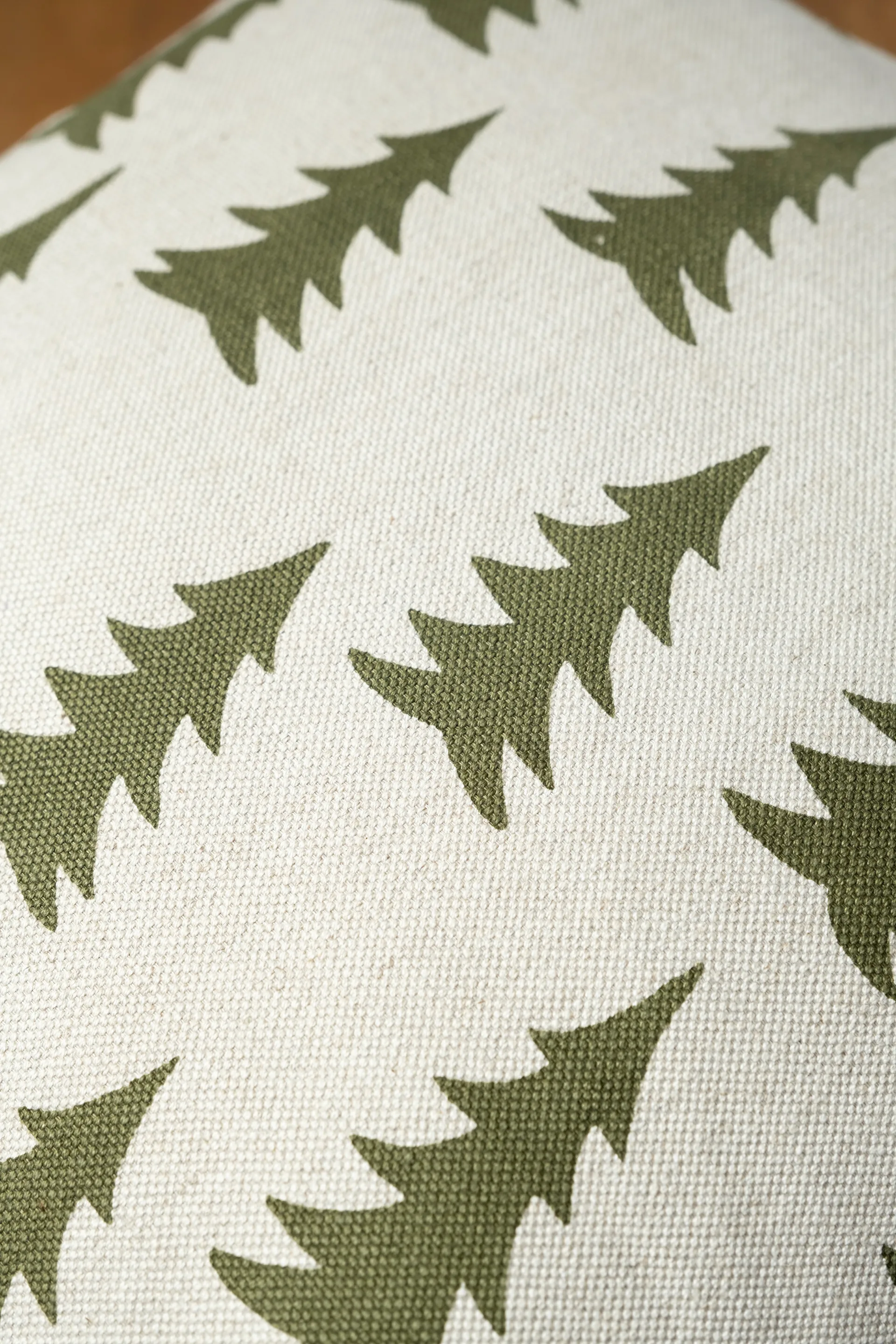 Gran クッションカバー ハーフリネン, Olive green Fine Little Day | ファインリトルデイ