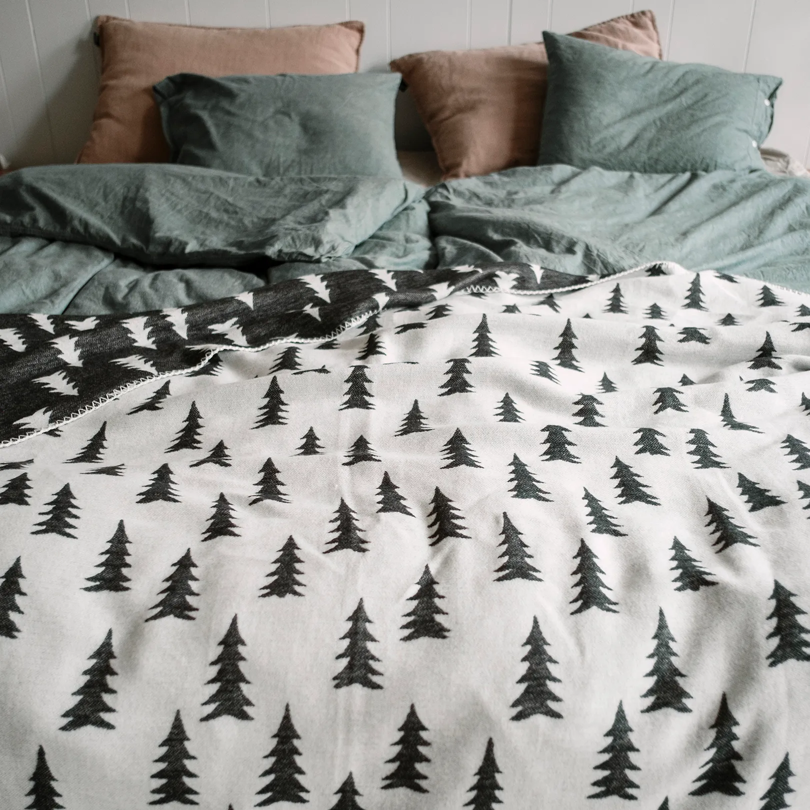 Gran woven ブランケット 140x180 cm, black and white Fine Little Day | ファインリトルデイ