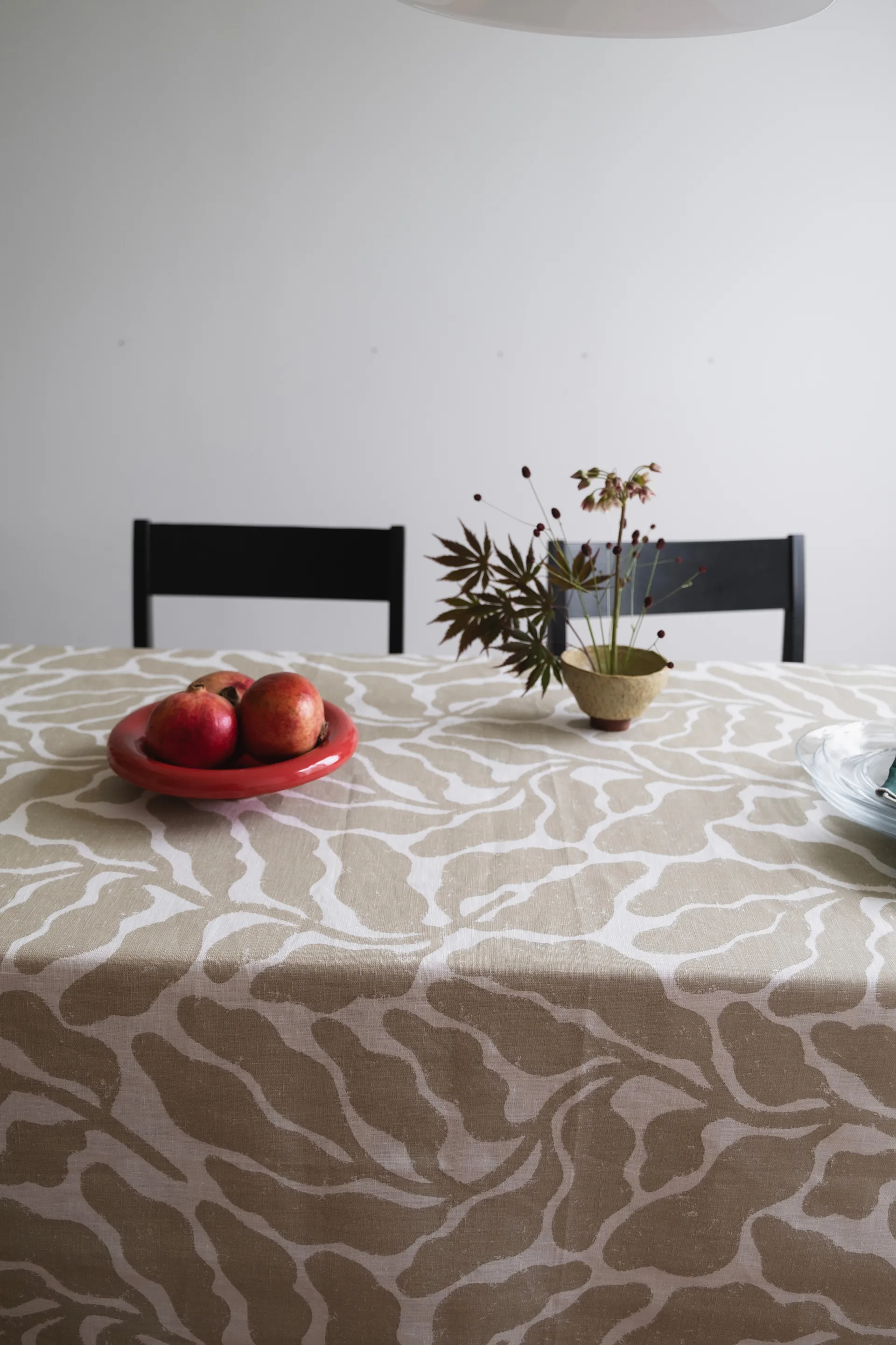 Leaves テーブルクロス 149x250 cm, Sand Fine Little Day | ファインリトルデイ