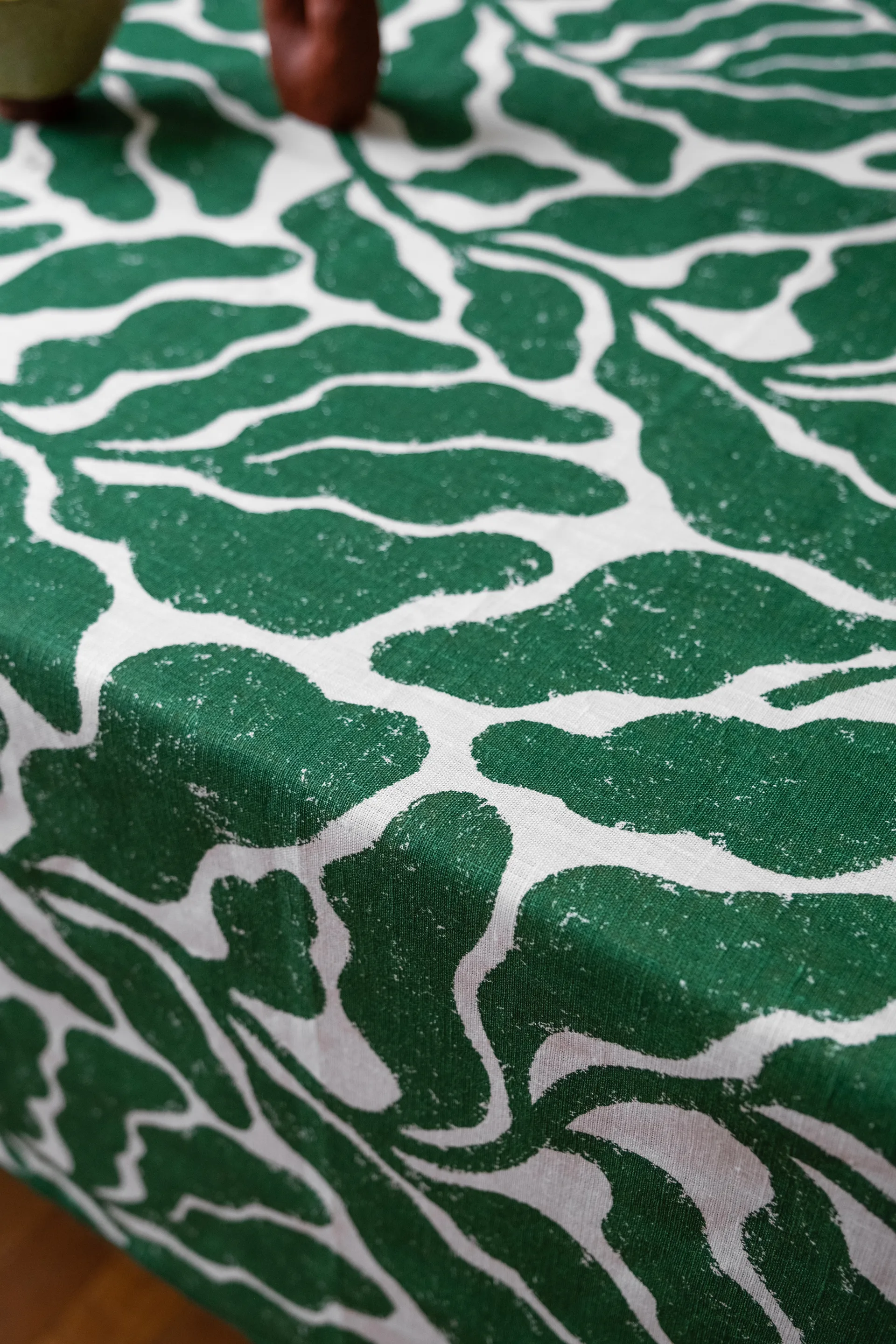 Leaves テーブルクロス, Green, 149x250 cm Fine Little Day | ファインリトルデイ