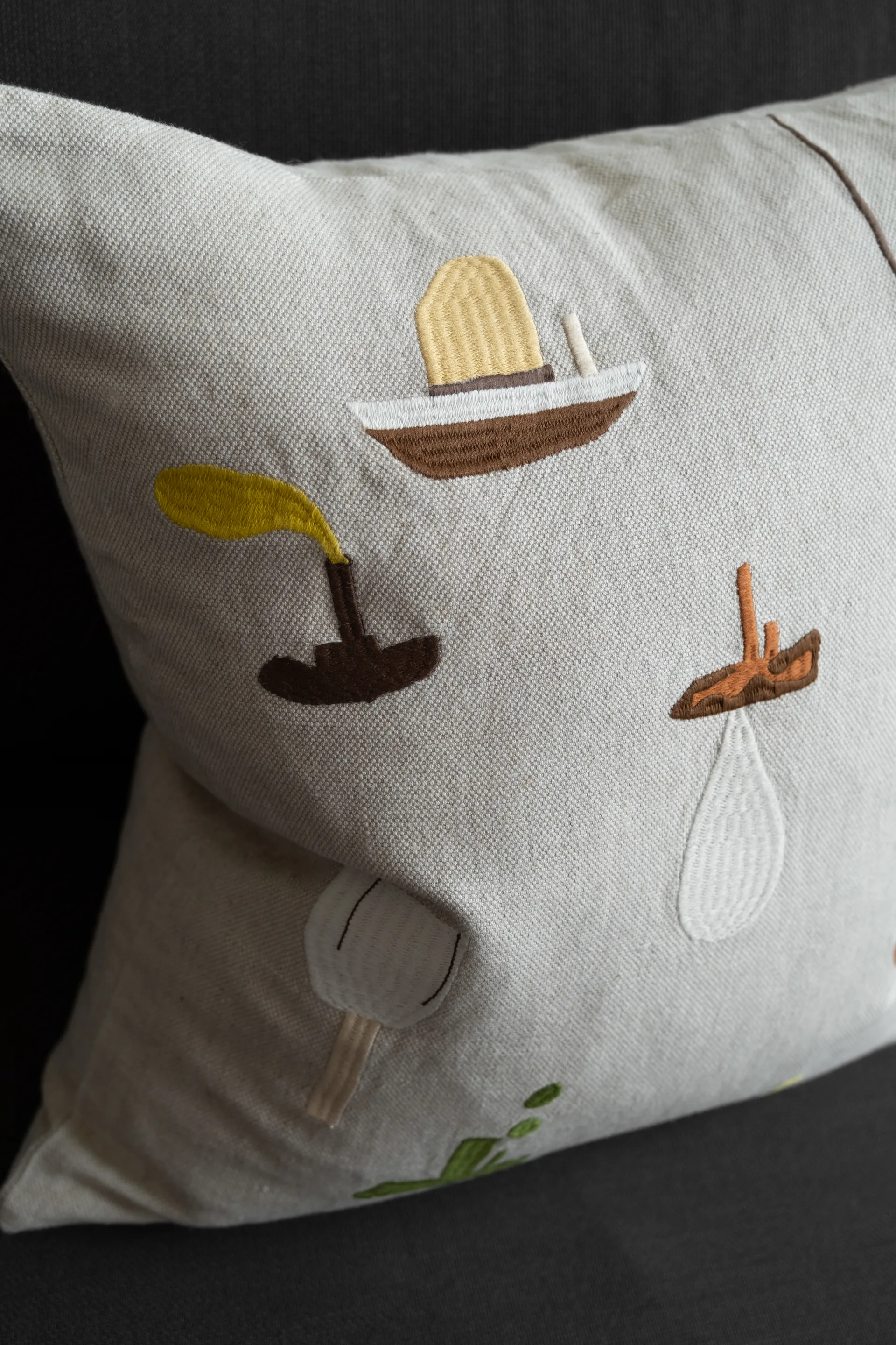 Sail With Me クッションカバー 48x48 cm, Grey Fine Little Day | ファインリトルデイ