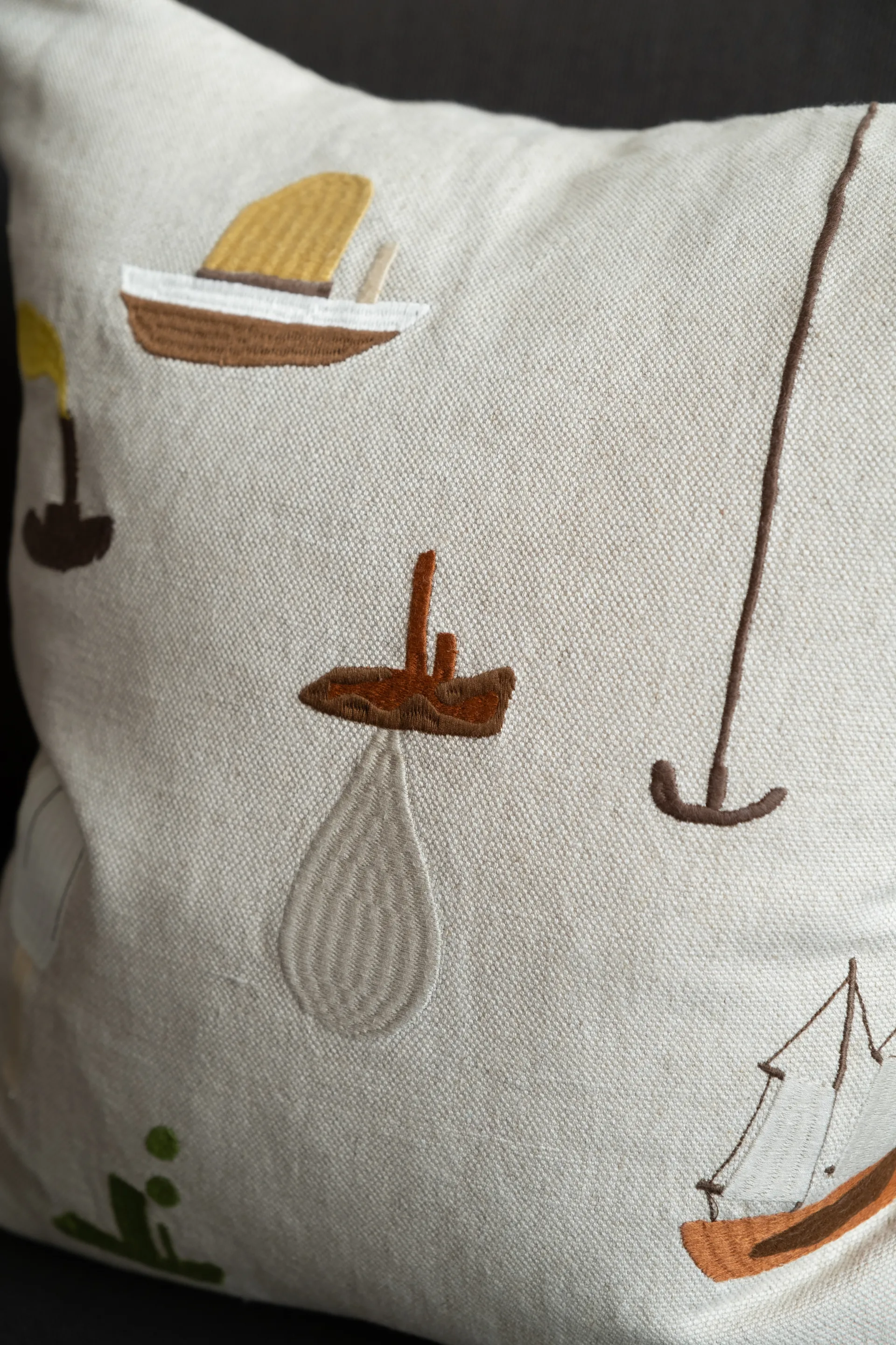 Sail With Me クッションカバー 48x48 cm, Grey Fine Little Day | ファインリトルデイ