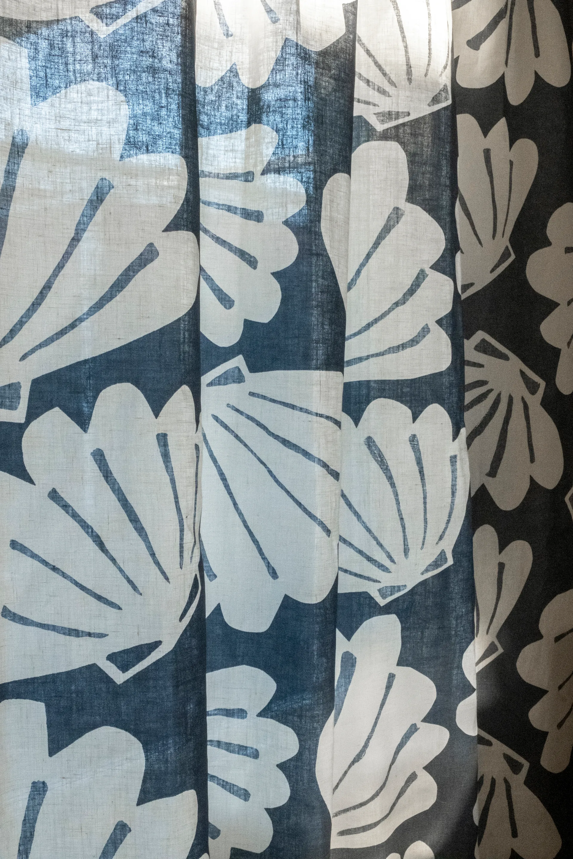 Shell カーテン ロング 145x250 cm, Blue Fine Little Day | ファインリトルデイ