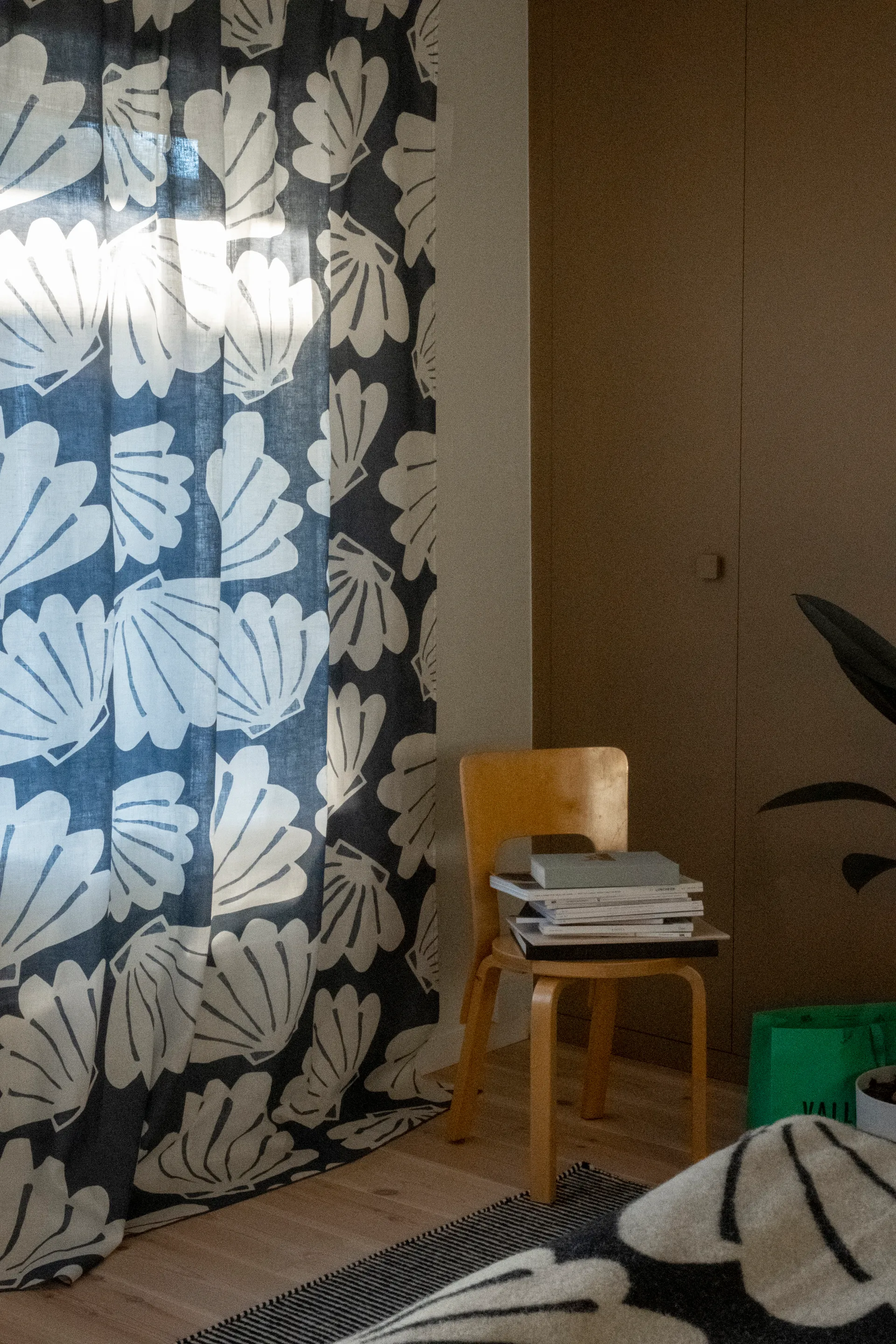 Shell カーテン ロング 145x250 cm, Blue Fine Little Day | ファインリトルデイ