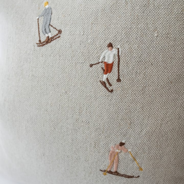 スキーヤー Skiers クッションカバー 48x48 cm, Natur Fine Little Day | ファインリトルデイ