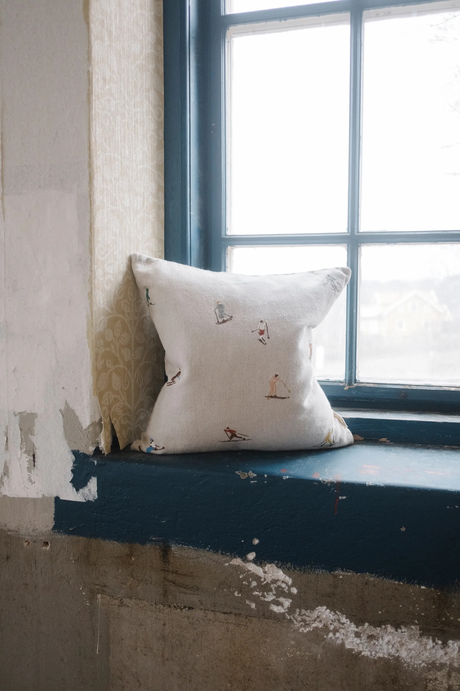 スキーヤー Skiers クッションカバー 48x48 cm, Natur Fine Little Day | ファインリトルデイ