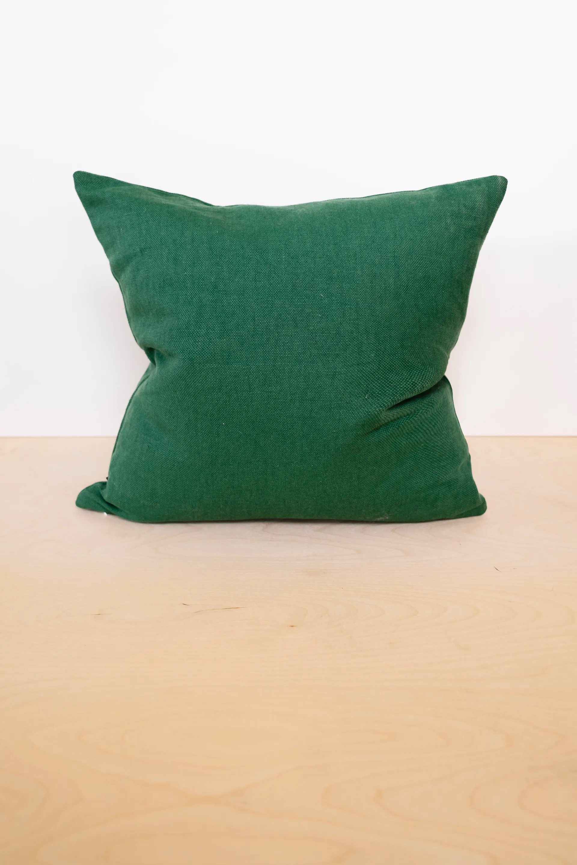 Tennis racket クッションカバー 48x48 cm, Green Fine Little Day | ファインリトルデイ