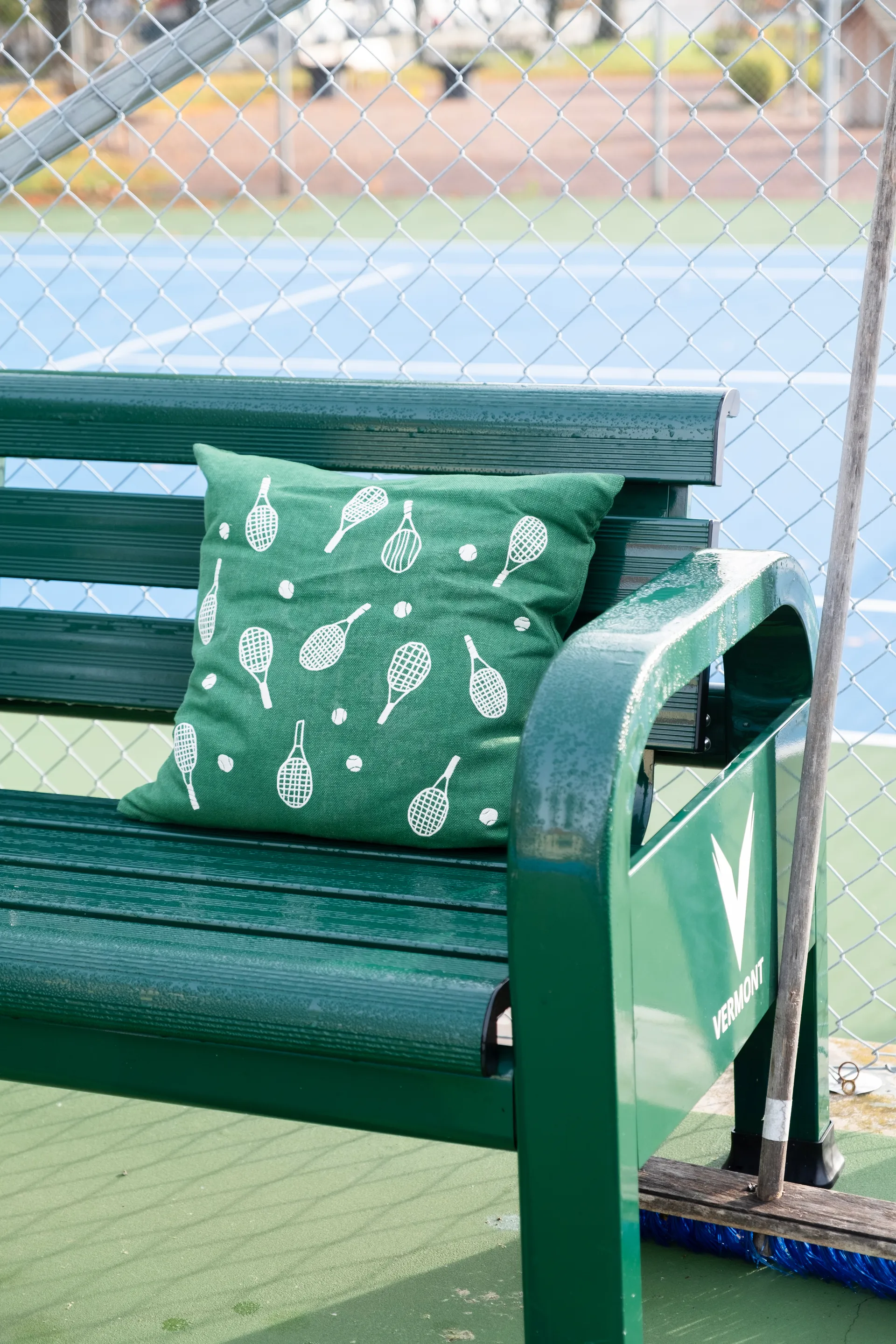 Tennis racket クッションカバー 48x48 cm, Green Fine Little Day | ファインリトルデイ