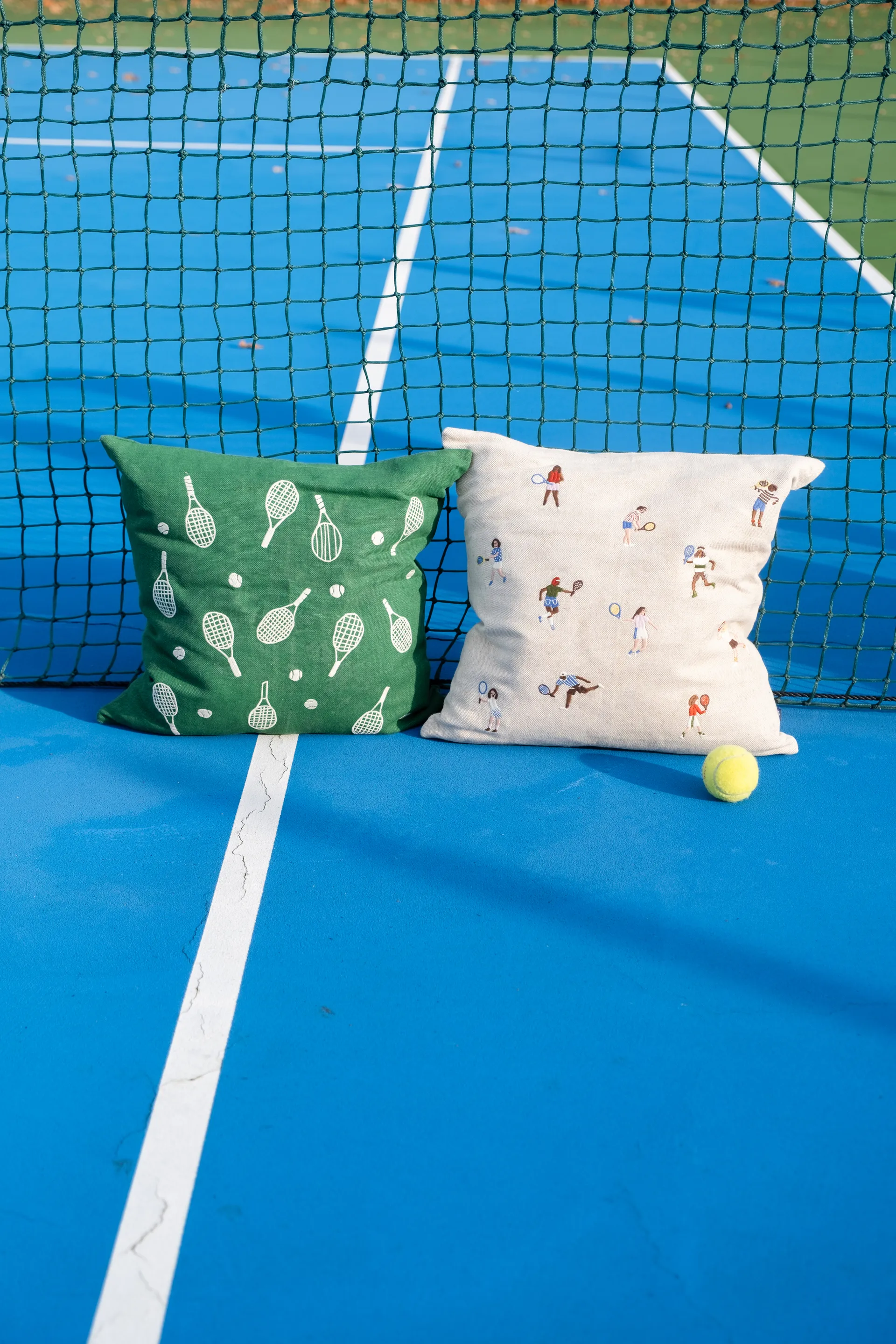 Tennis racket クッションカバー 48x48 cm, Green Fine Little Day | ファインリトルデイ