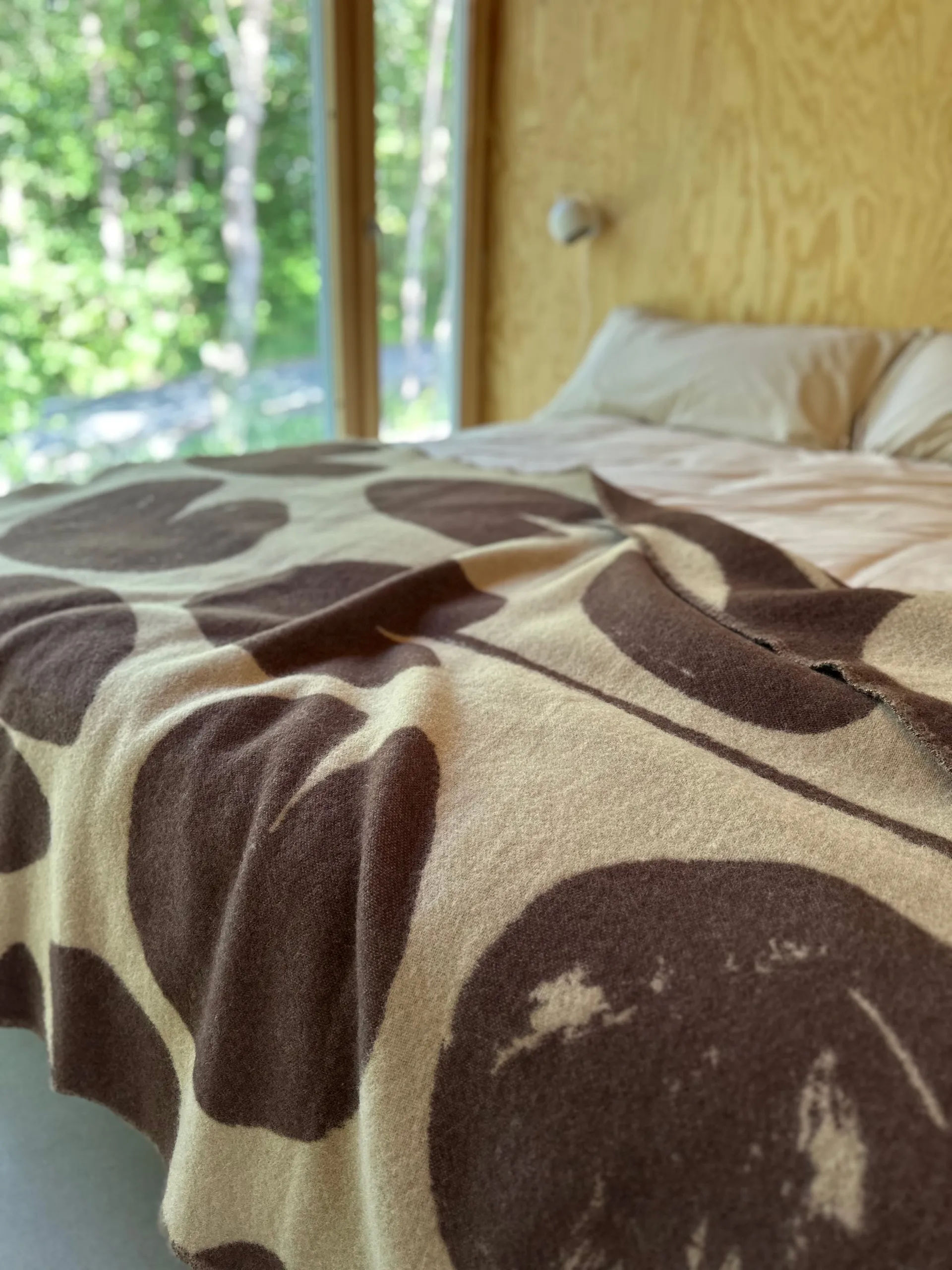 Water lilies スロー 130x220 cm, Brown Fine Little Day | ファインリトルデイ