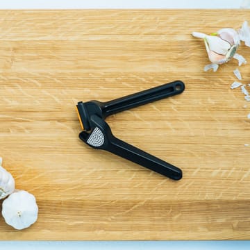 ファンクショナルフォーム ガーリックプレス 24 cm - Black - Fiskars | フィスカース