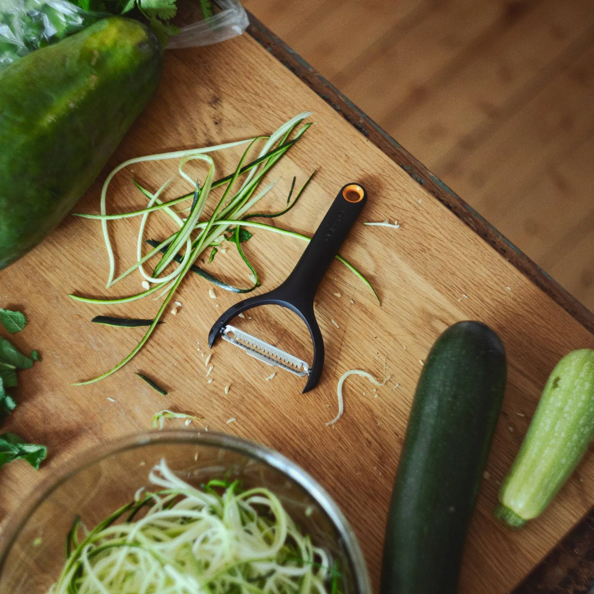 ファンクショナルフォーム ベジタブル ピーラー, Black, julienne peeler, Y-shaped Fiskars | フィスカース