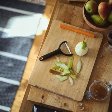 ファンクショナルフォーム ベジタブル ピーラー - Black, vegetable peeler, Y-shaped - Fiskars | フィスカース