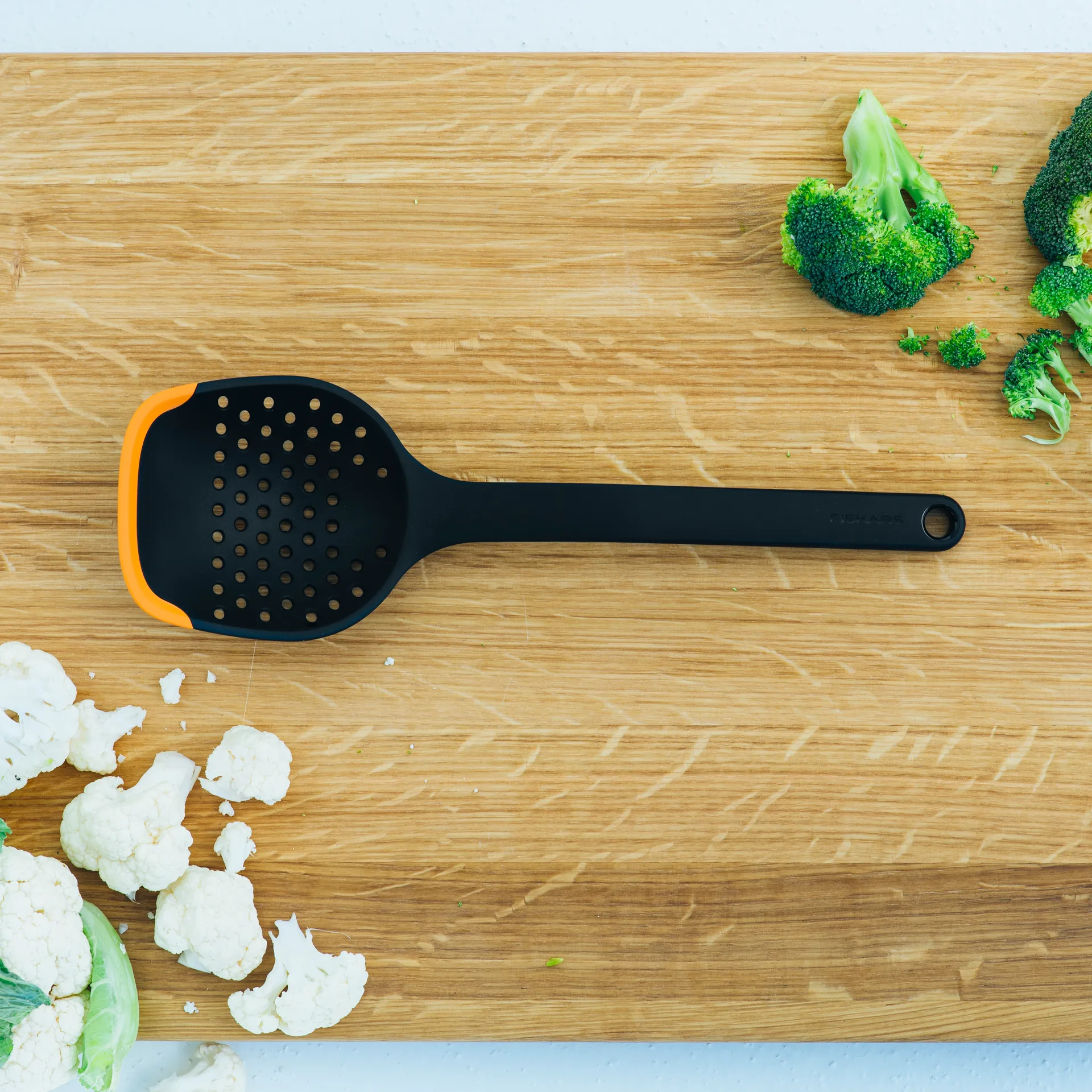 Functional Form クッキングスプーン 29.6 cm, Black Fiskars | フィスカース