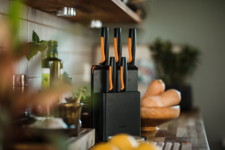 Functional Form プラスチックナイフブロック & ナイフ 5本, 6 pieces Fiskars | フィスカース