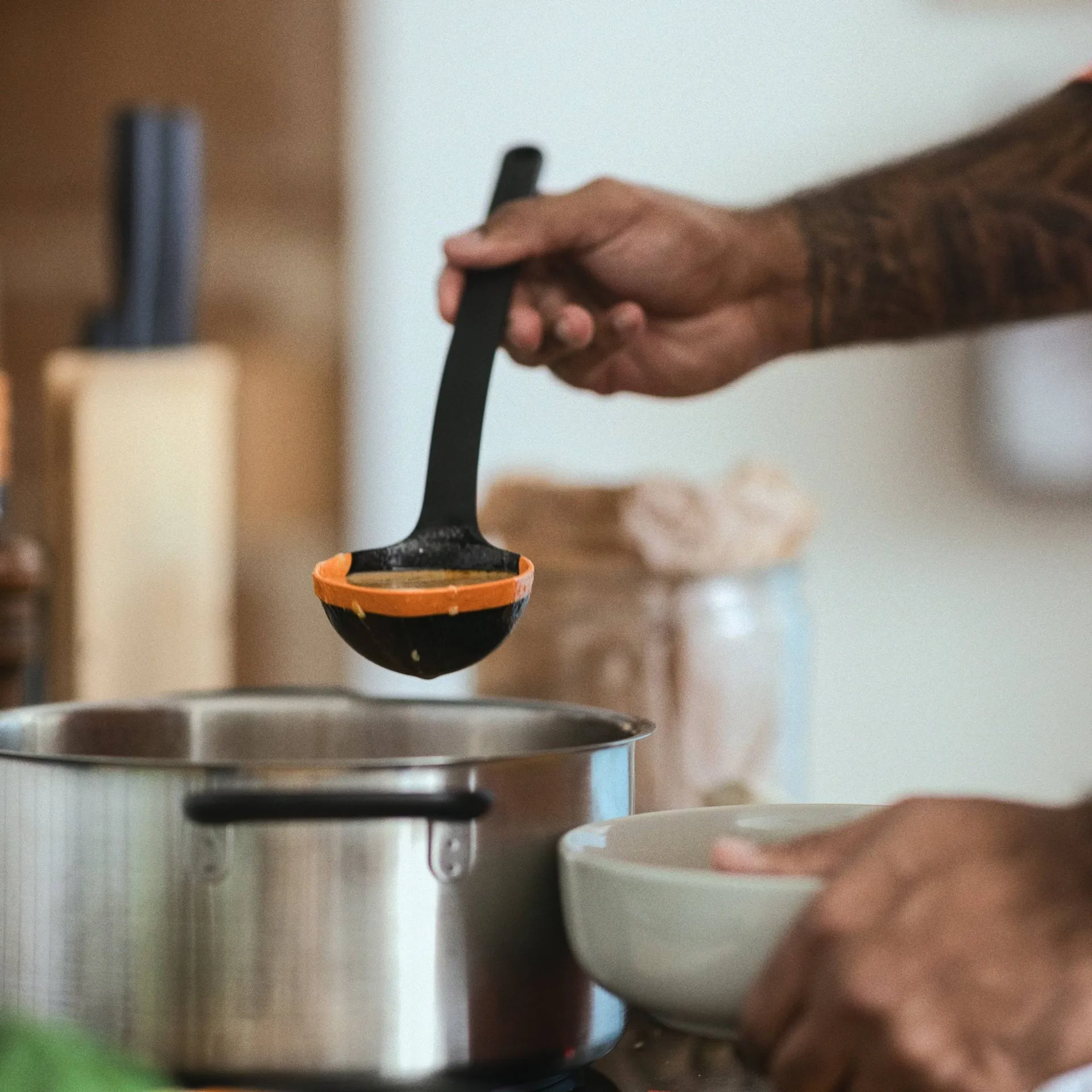 Functional Form おたま, Black-orange, 36.2 cm Fiskars | フィスカース