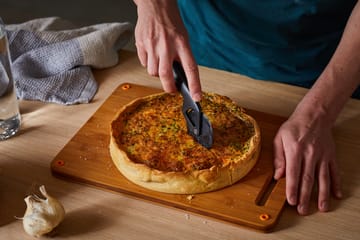 Functional Form ピザカッター - Black - Fiskars | フィスカース