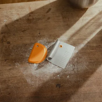 Functional Form 生地用スクレーパー - Metal-silicone, 2 pieces - Fiskars | フィスカース