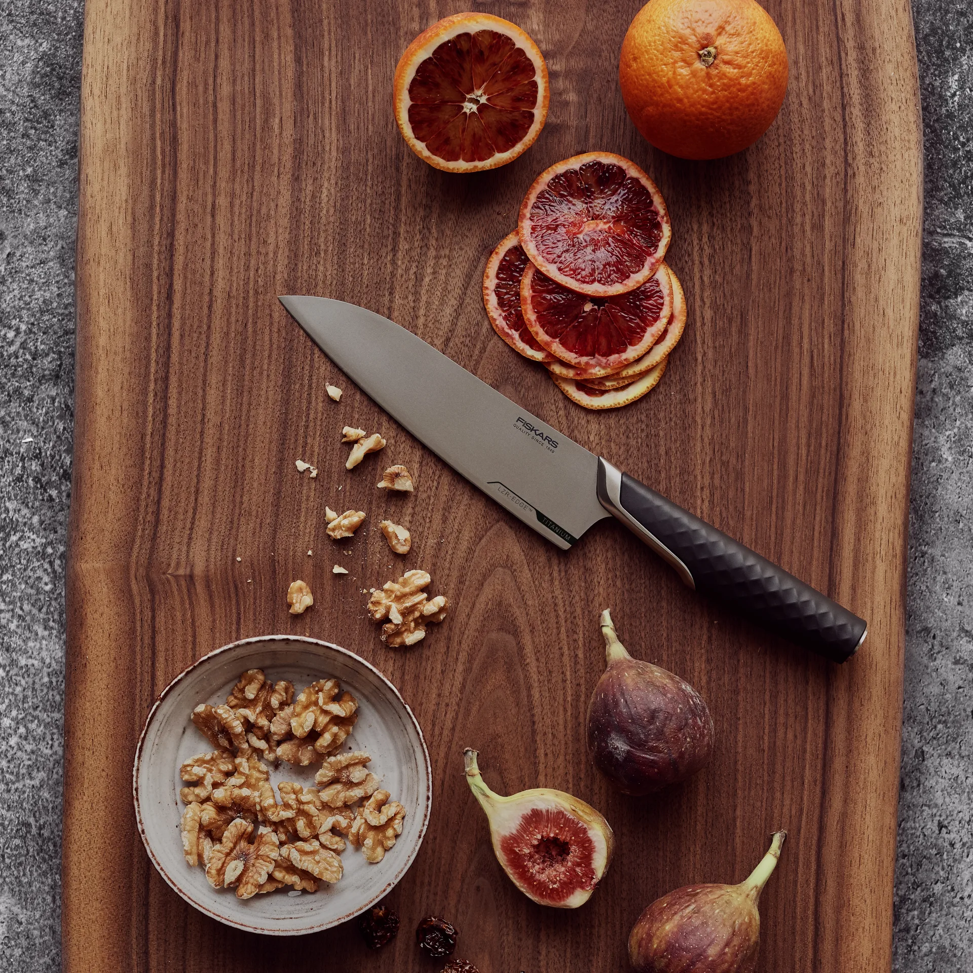 Titanium ベジタブル ナイフ 10 cm, Black Fiskars | フィスカース