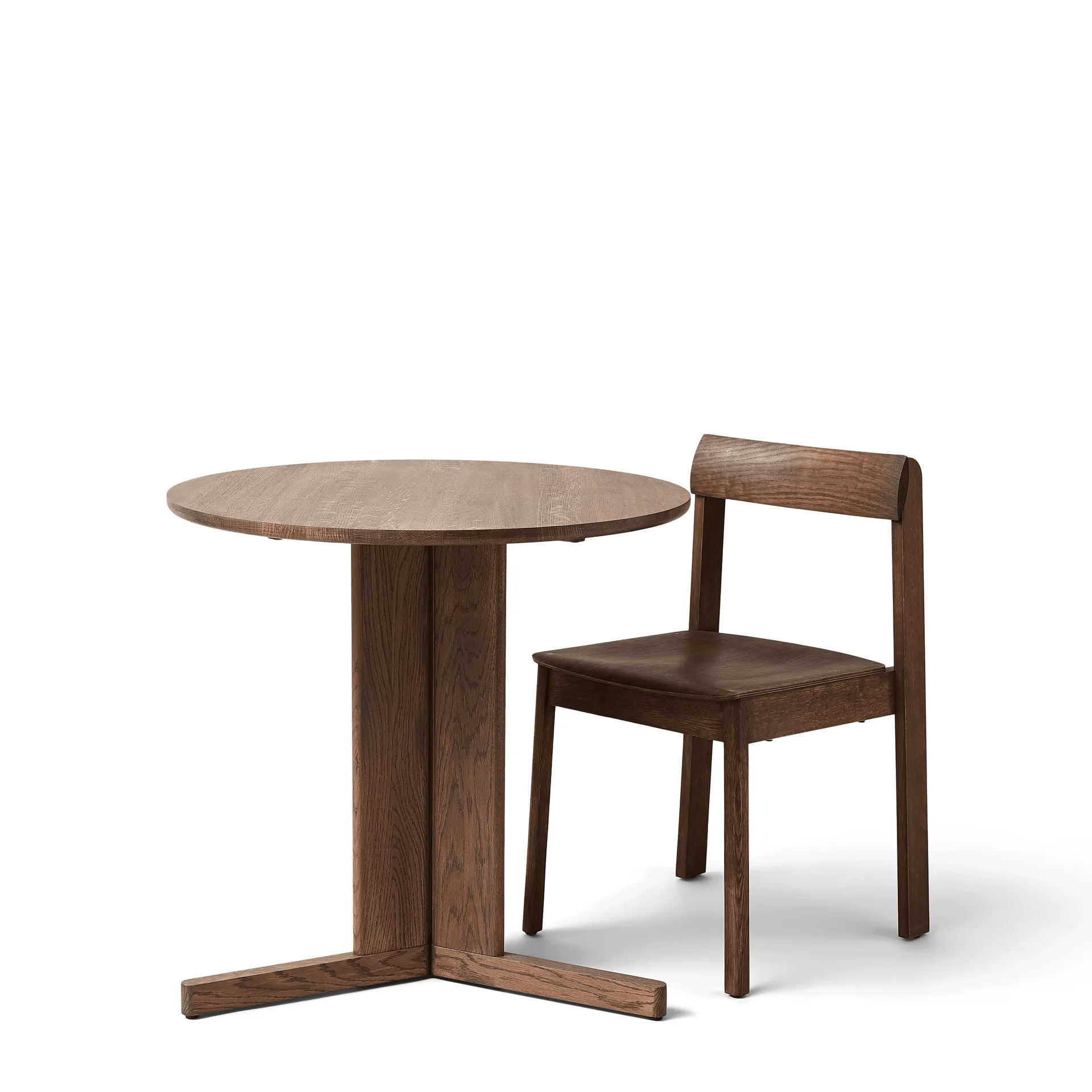 Trefoil ダイニングテーブル Ø75 cm, Smoked oak Form & Refine