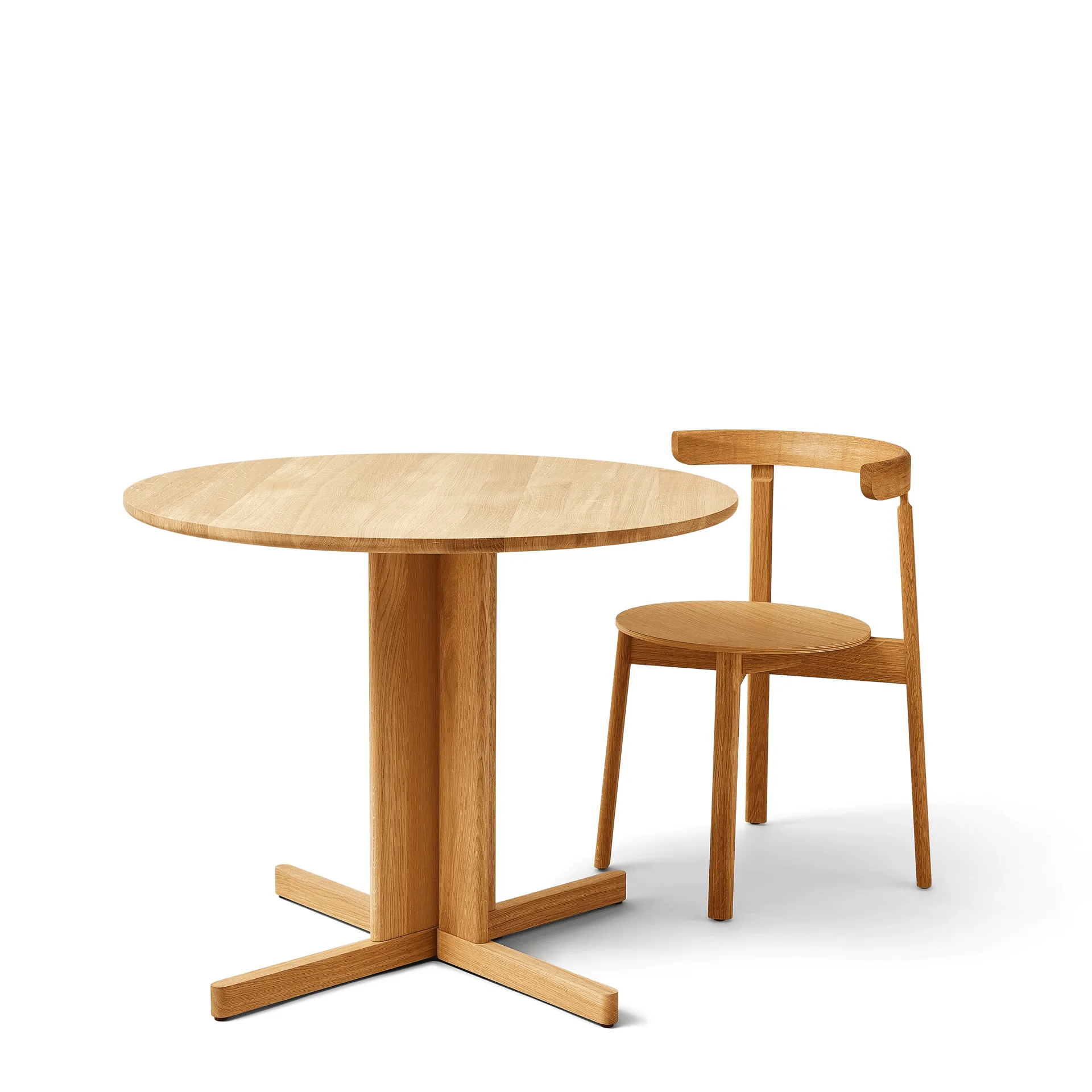 Trefoil ダイニングテーブル Ø90 cm, Oak Form & Refine