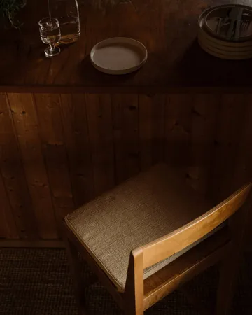 Bar Chair 01 バースツール用クッション - Camel, 32x40x4 cm - FRAMA