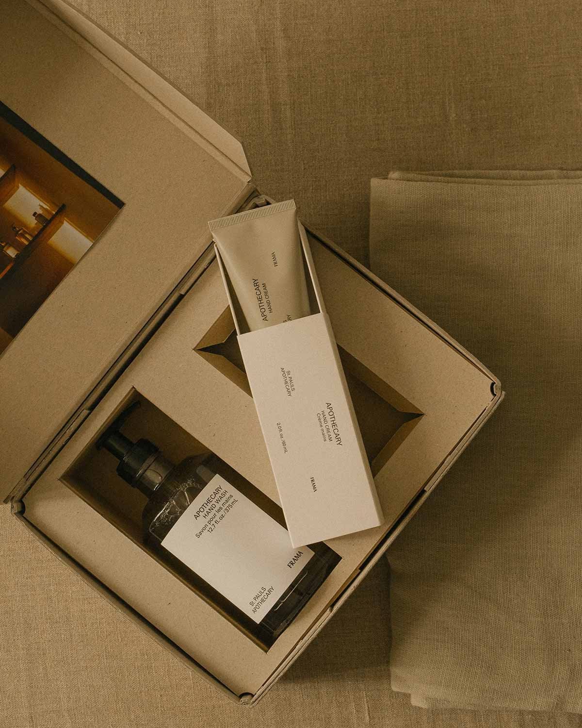 FRAMA ギフトセット ハンドソープ + ハンドクリーム, Apothecary FRAMA
