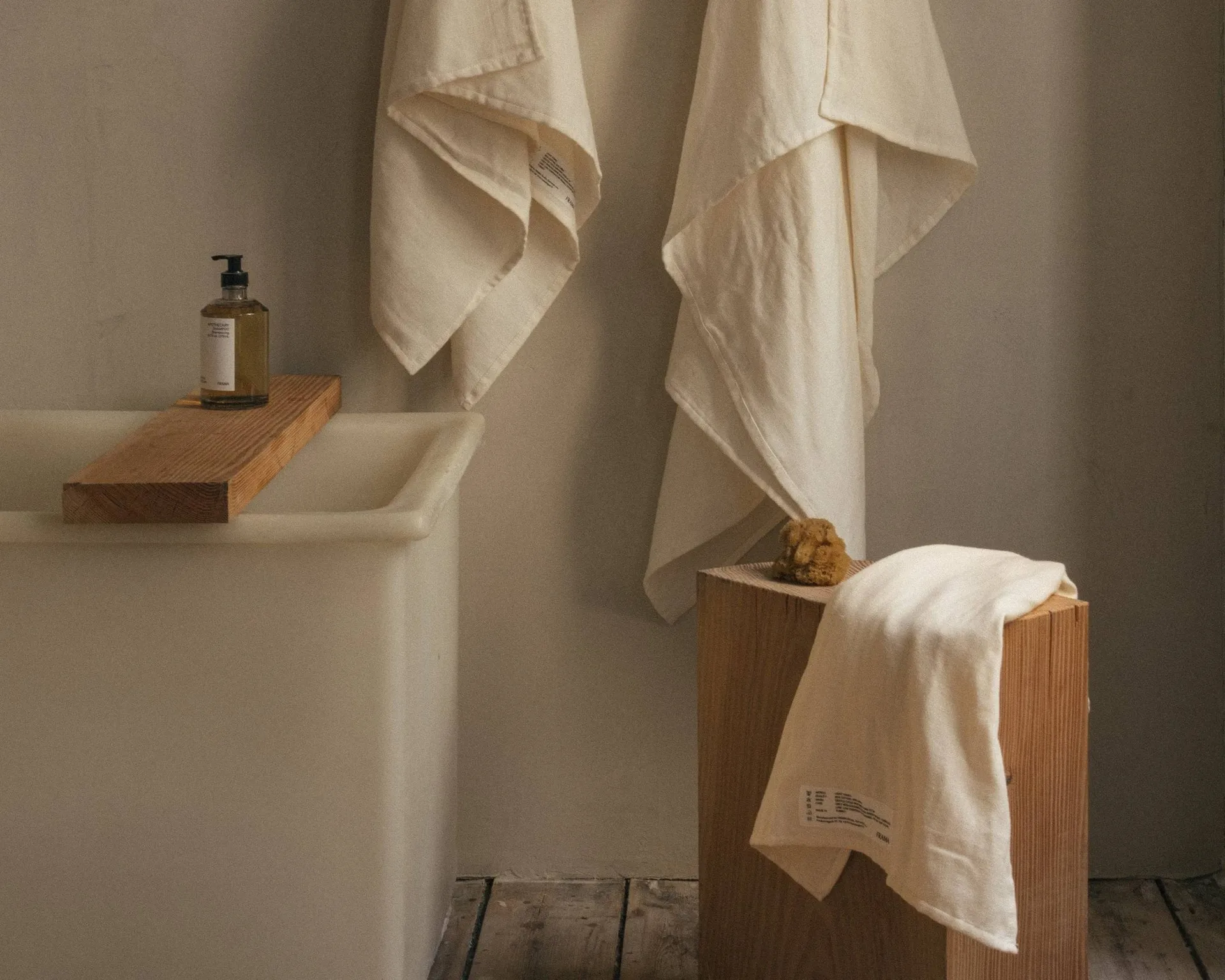 Light Towel バスタオル 150x100 cm, Bone white (white) FRAMA