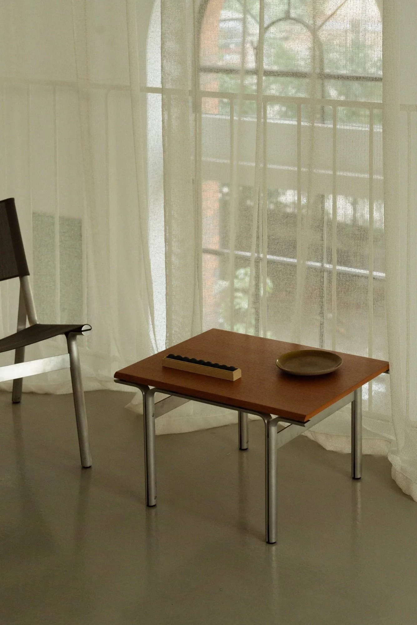 Union サイドテーブル, Aluminium-warm brown ash, 60x45x34 cm FRAMA