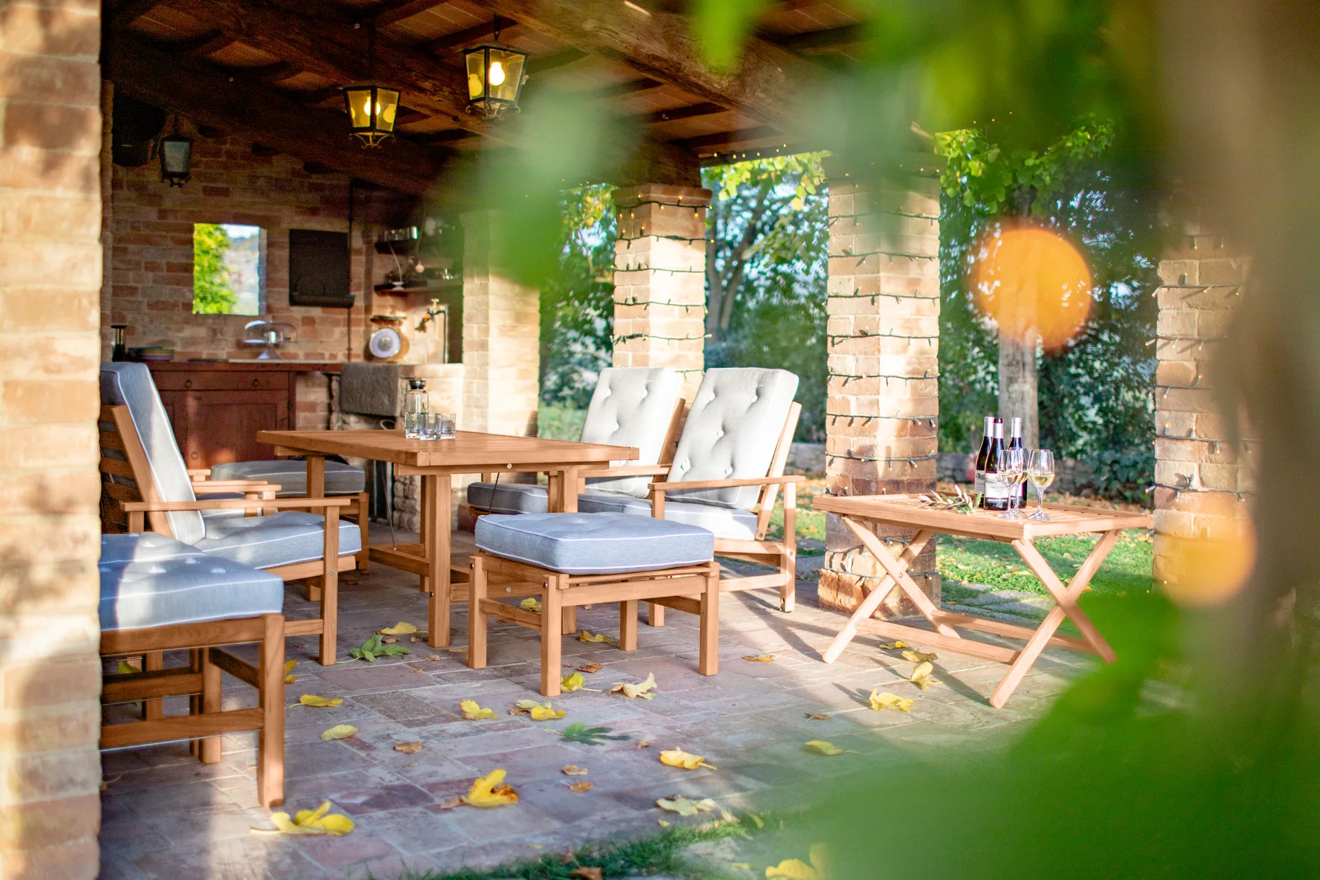 92 オットマン, Redwood Fri Form