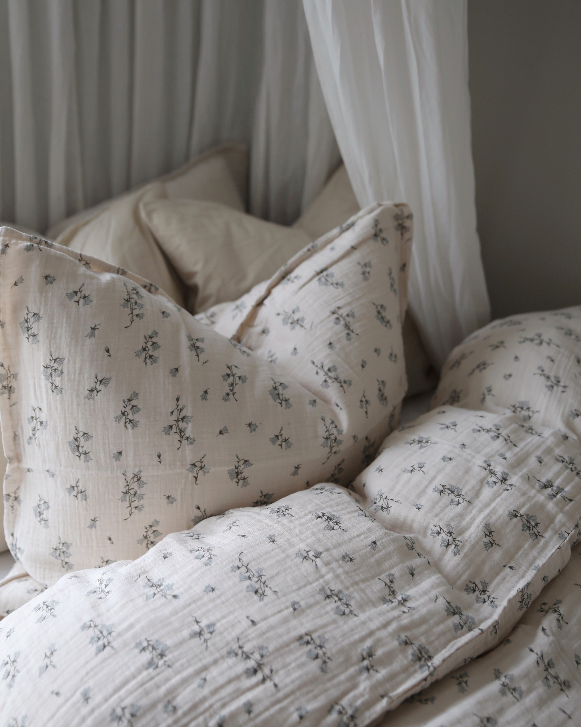 [送料無料] Bluebell Swaddle Muslin Blanket / garbo&friends [ガルボアンドフレンズ おくるみ  ブルーベル スワドル ガーゼ 出産準備 出産祝い] | Hippo + Birds [ BASE Shop ] powered by BASE
