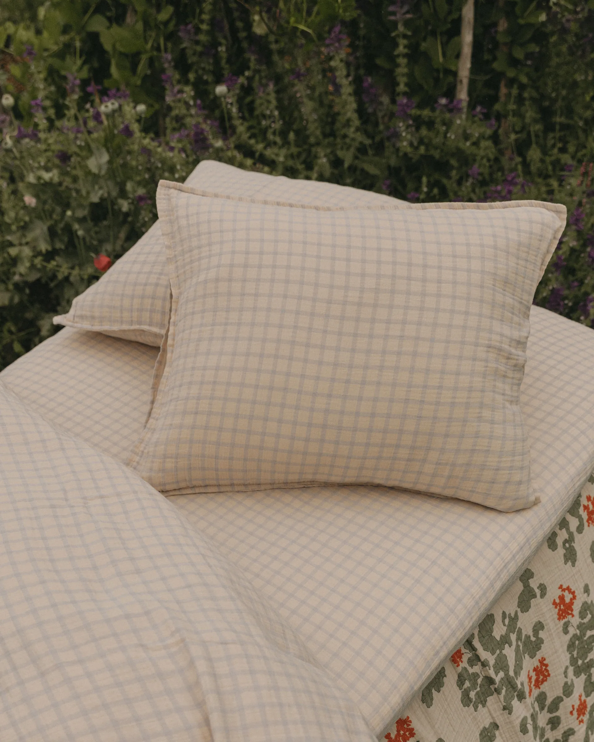 Gingham Sky Blue Muslin 枕カバー, 50x75 cm Garbo&Friends