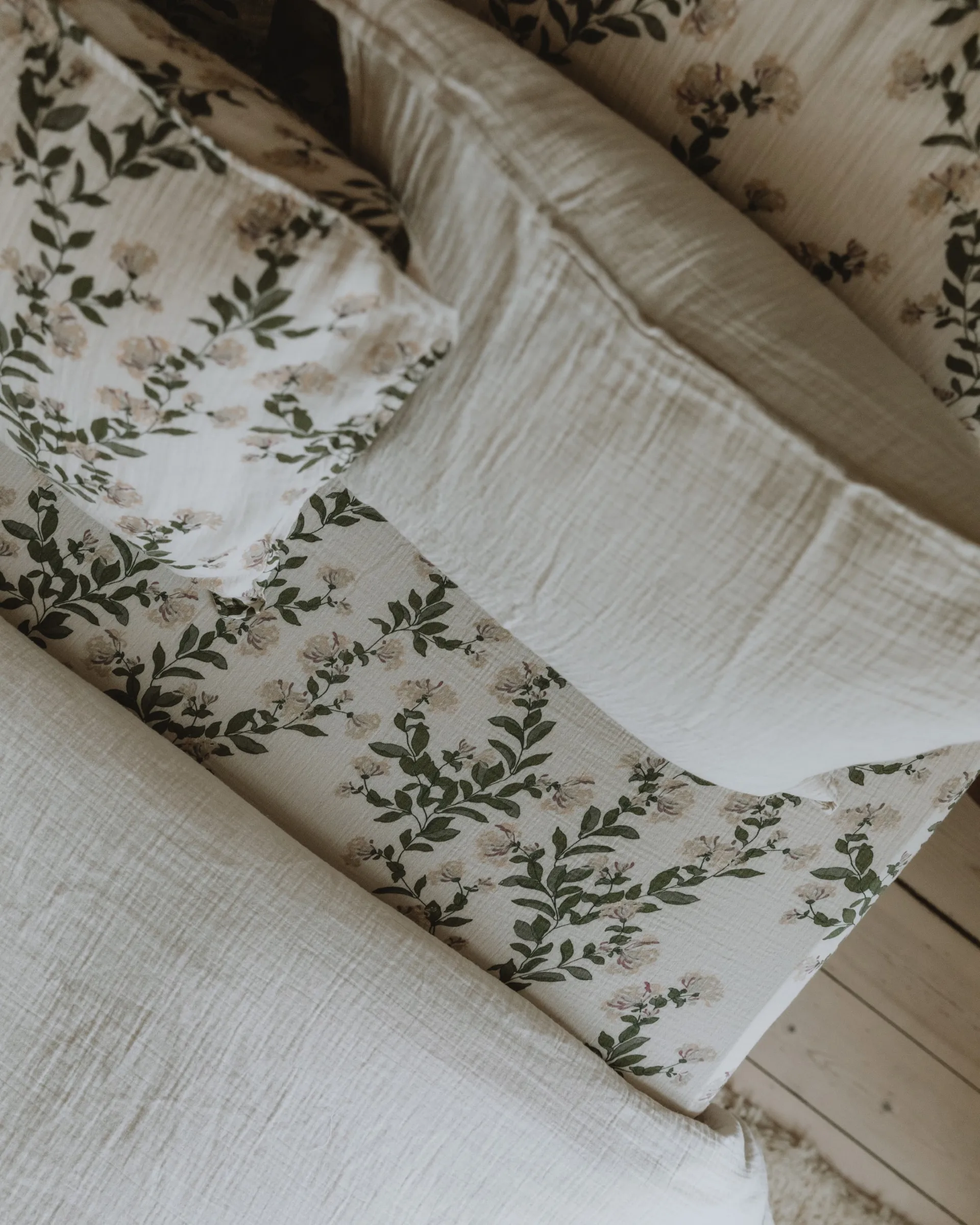 Honeysuckle Muslin ベッドシーツ, 90x200x30 cm Garbo&Friends