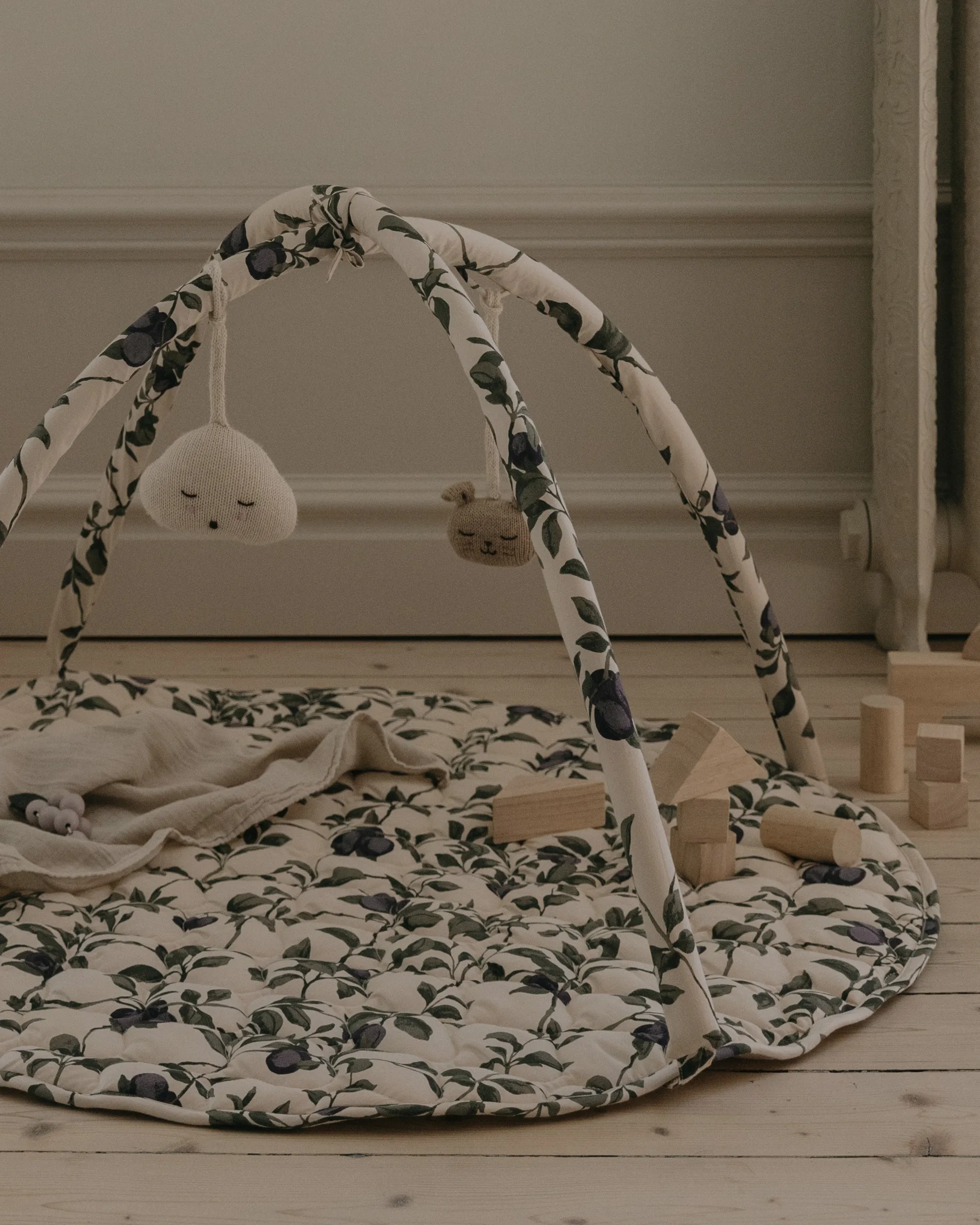 Plum サテンキルト ベビージム, Ø90 cm Garbo&Friends