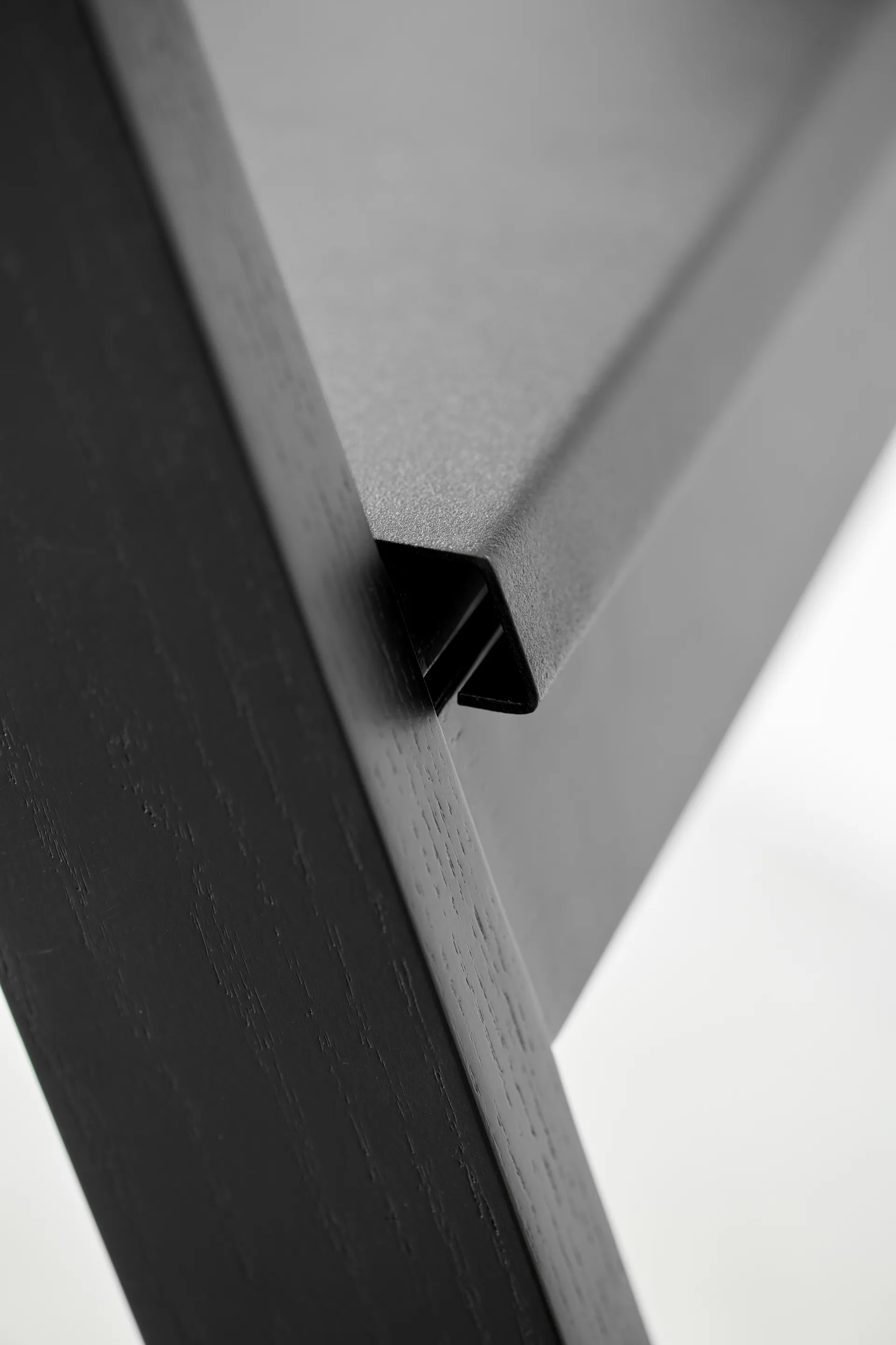 Reech 脚立, Black Gejst | ガイスト